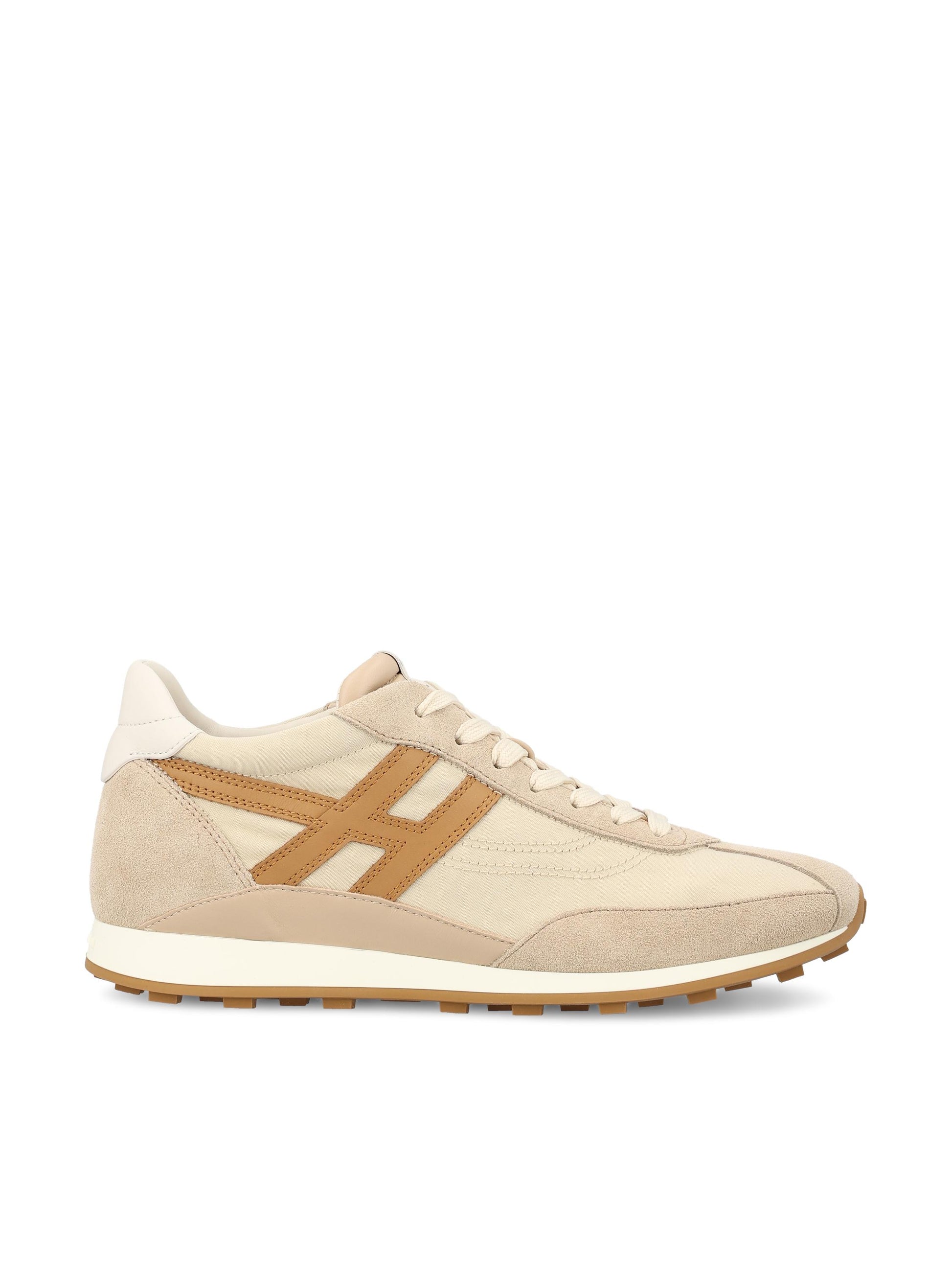 Sneakers realizzate in pelle scamosciata. HXW6990GA20UZA 0FEA HOGAN 