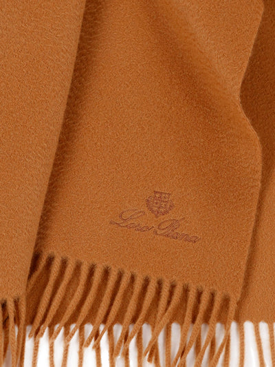 Sciarpa realizzata in cashmere. FAO3774 E008 LORO PIANA 