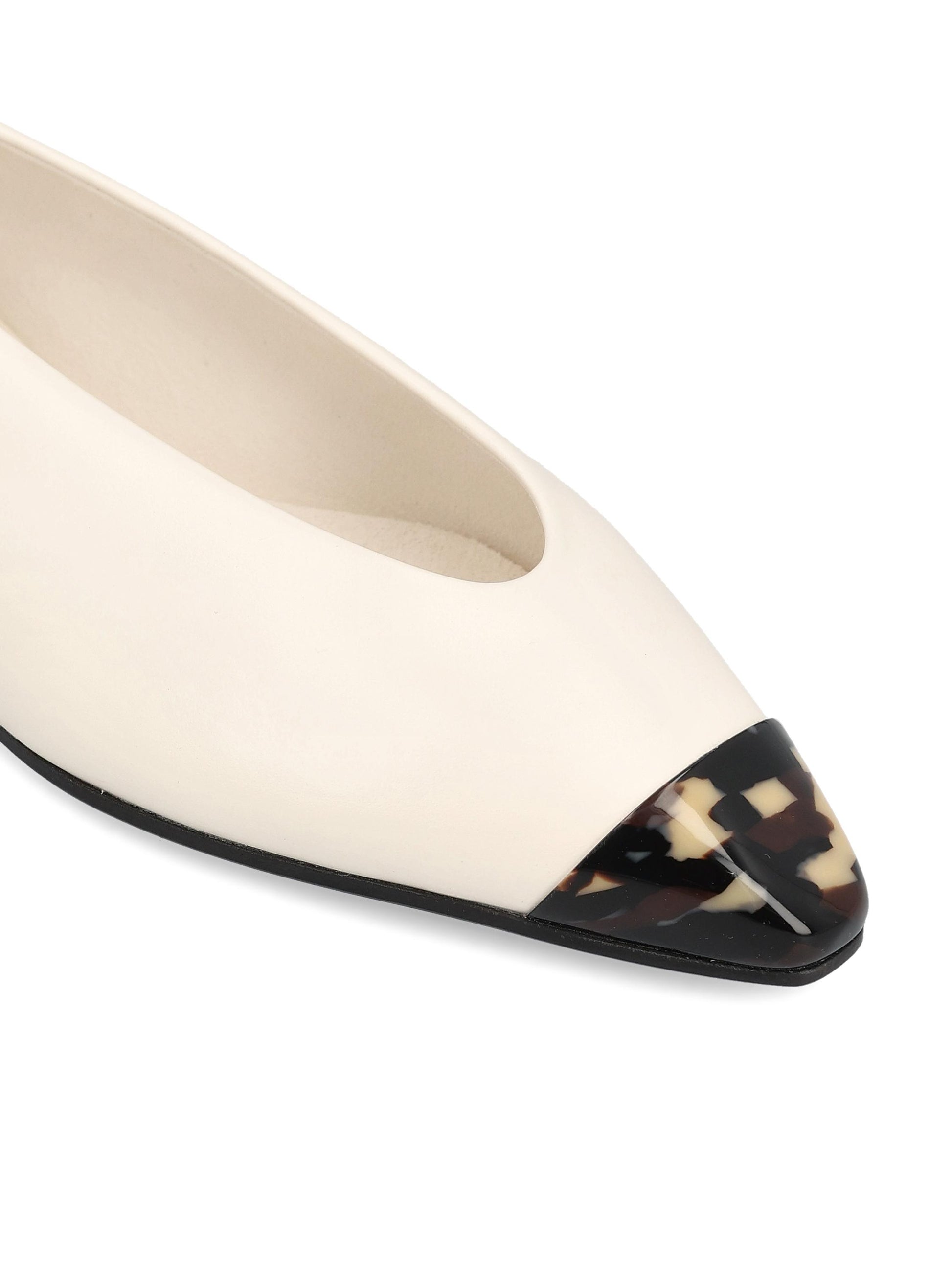 Ballerine realizzate in pelle di vitello. FAQ2421 F7M4 LORO PIANA 