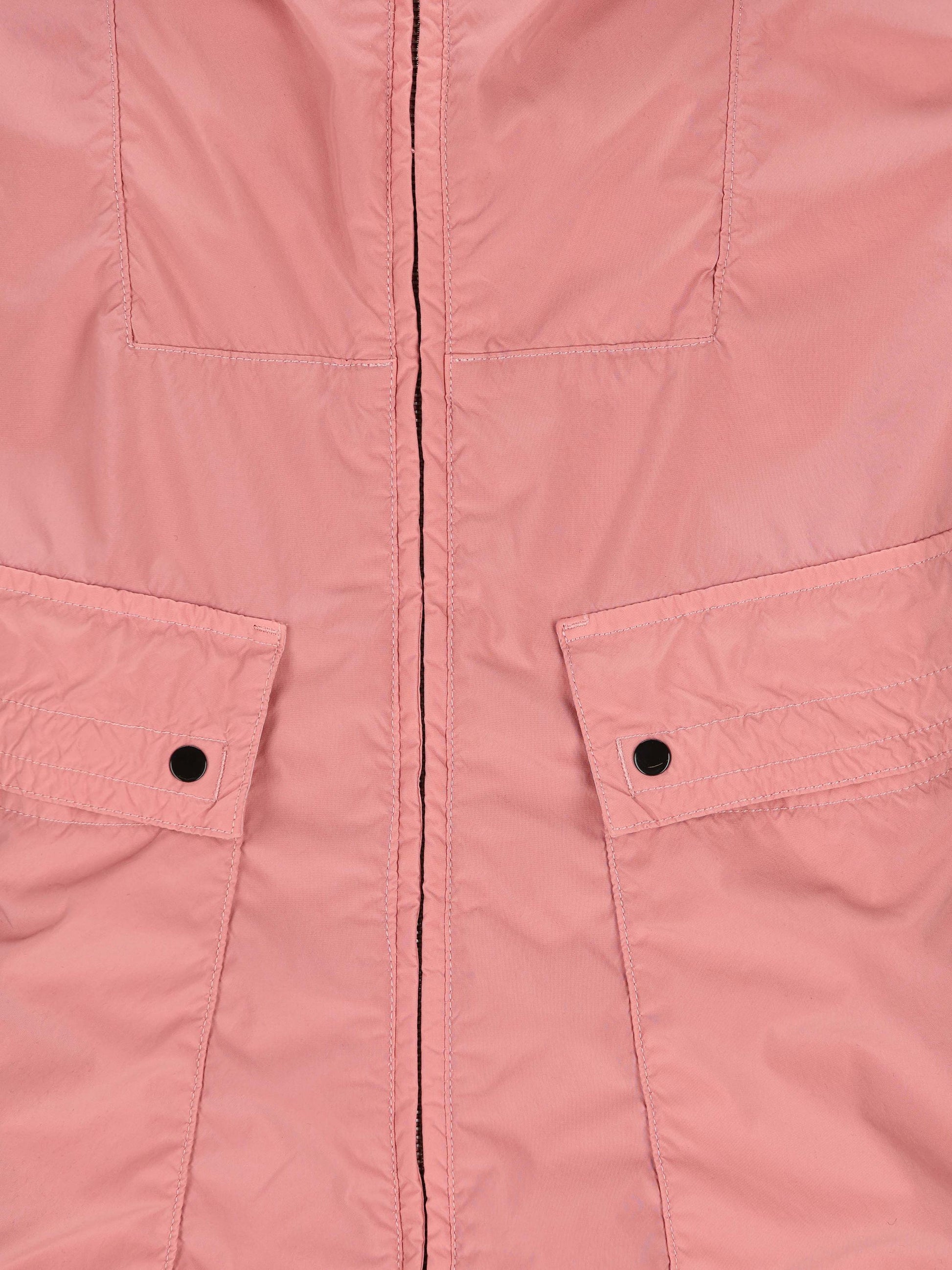 Giacca realizzata in poliestere. 4100052 S0042V008G STONE ISLAND 