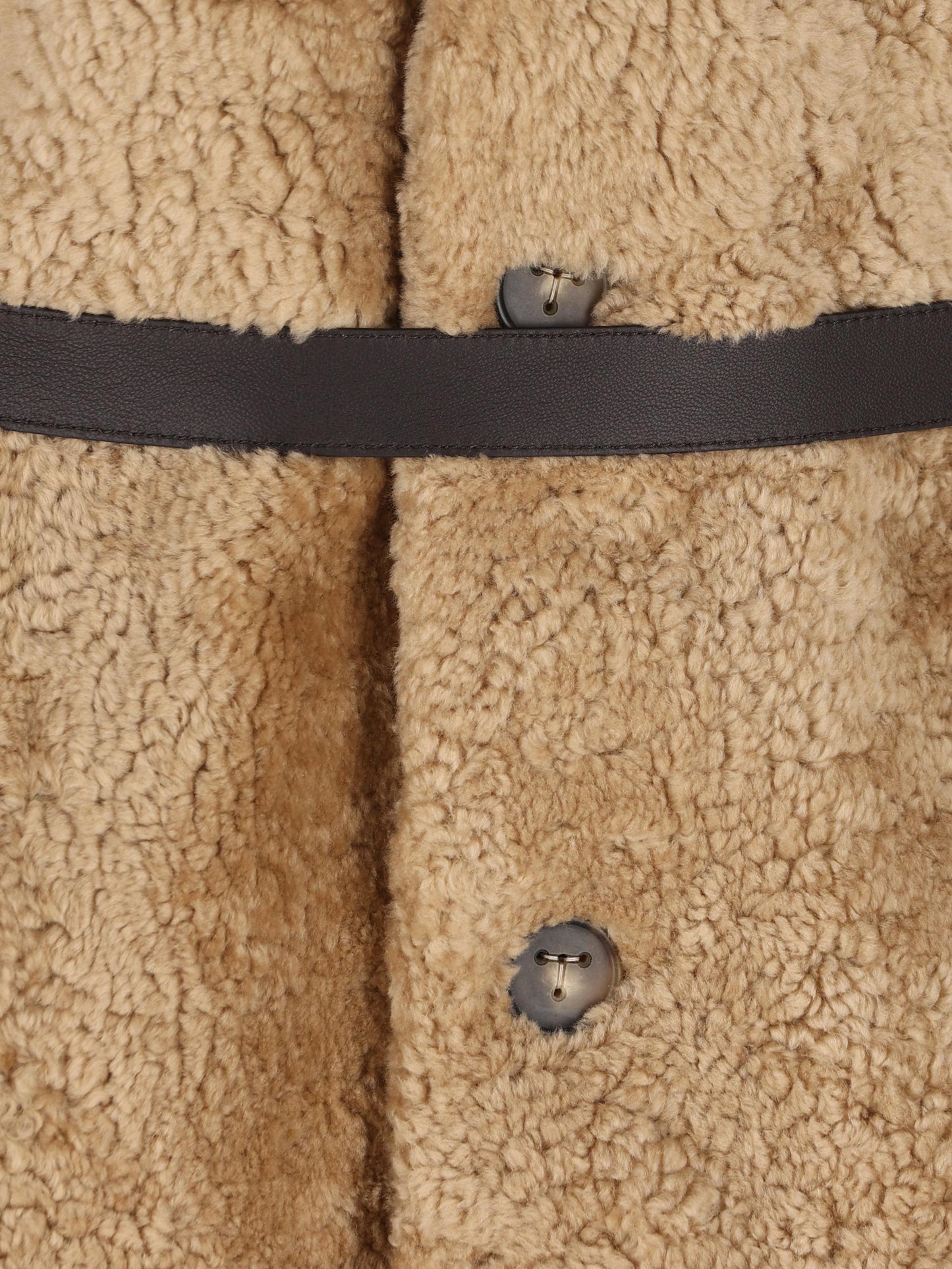 Cappotto realizzato in pelliccia di agnello. X1W54511020XLF C806 TOD'S 