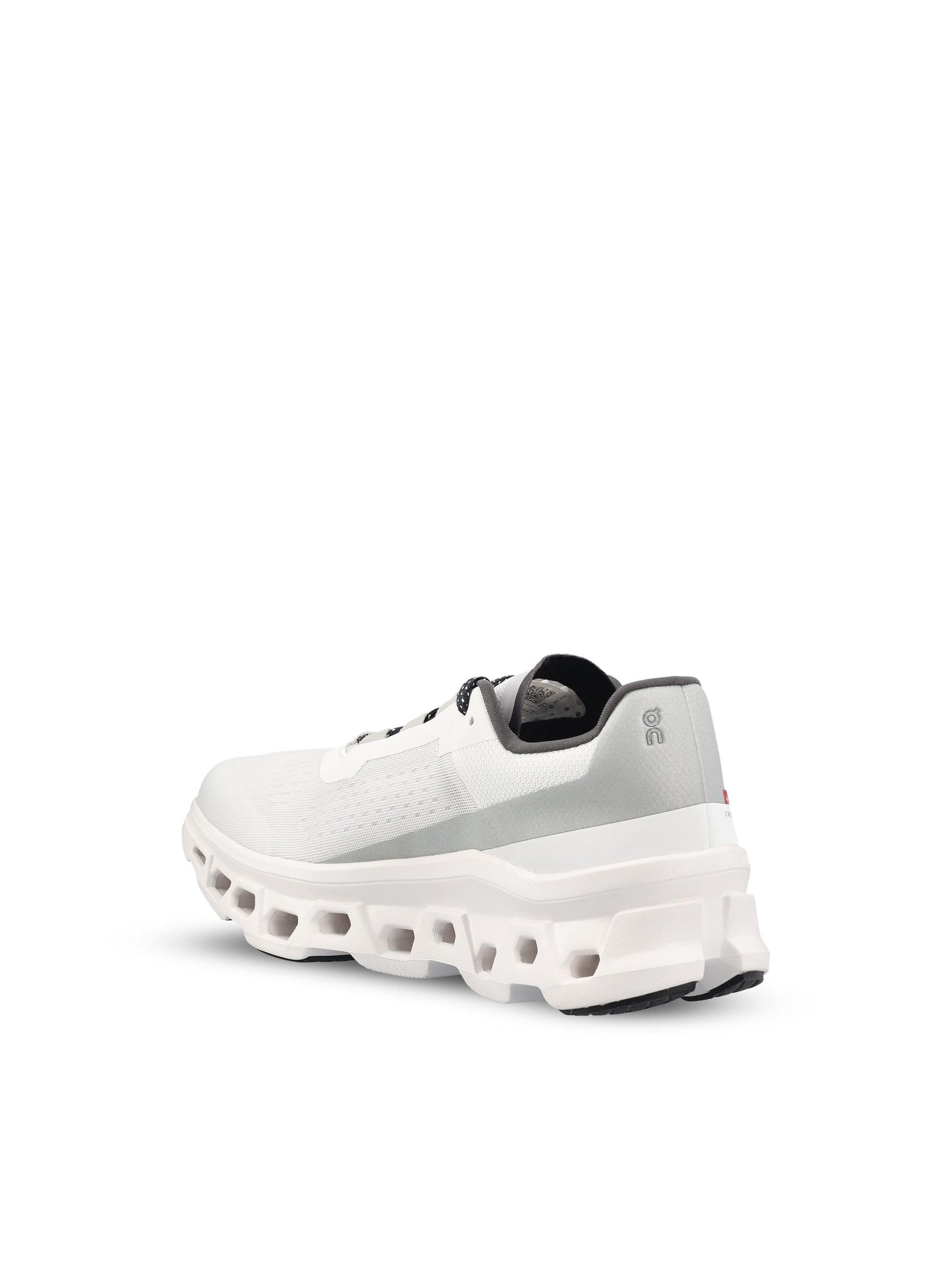 Sneakers realizzate in tessuto tecnico. 6198434  ON 