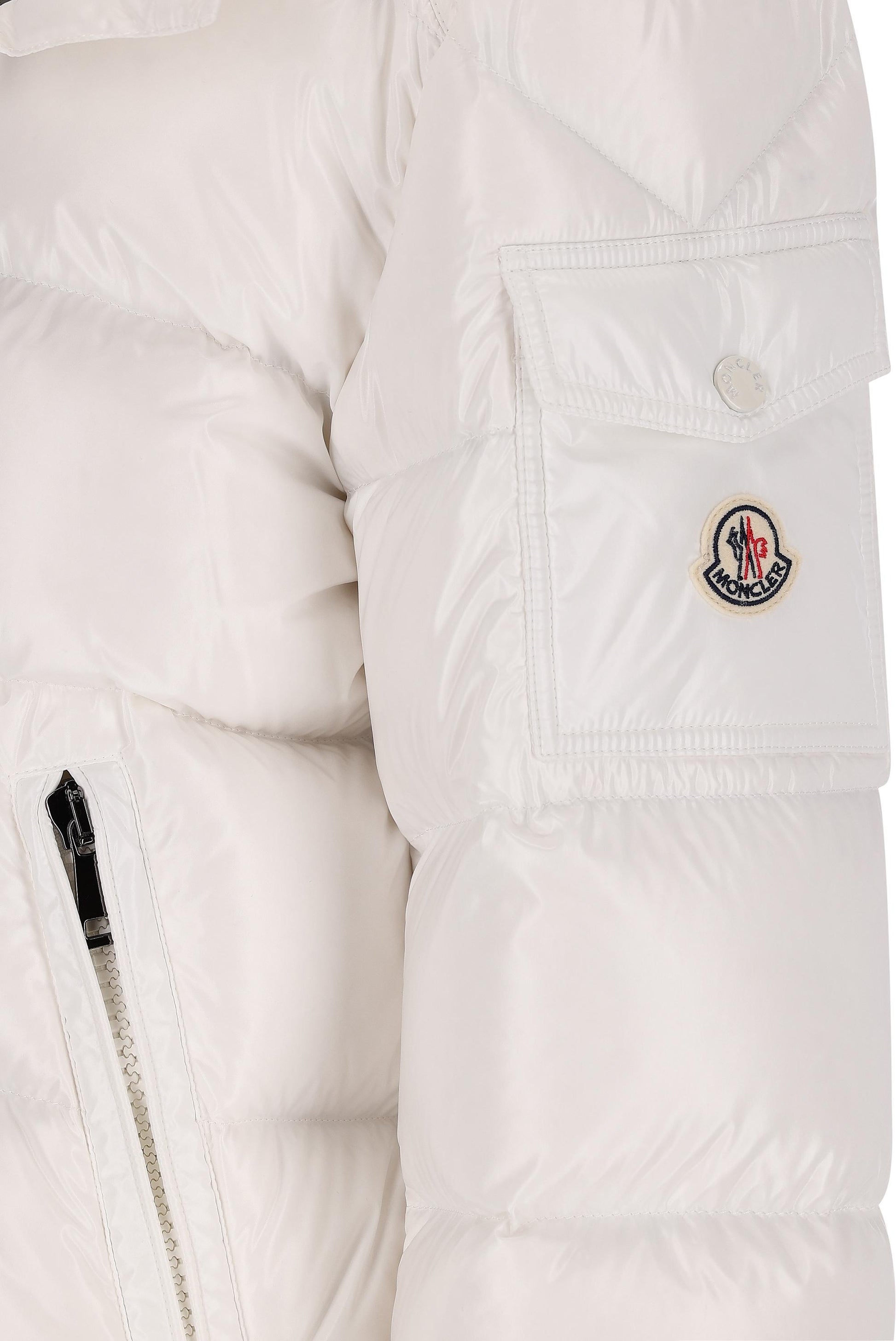  W1A00142 68950032 MONCLER 