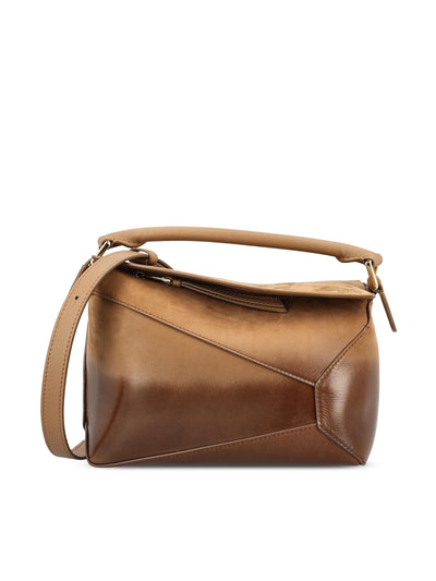 Borsa realizzata in pelle scamosciata verniciata. A510P60XBI 9579 LOEWE 