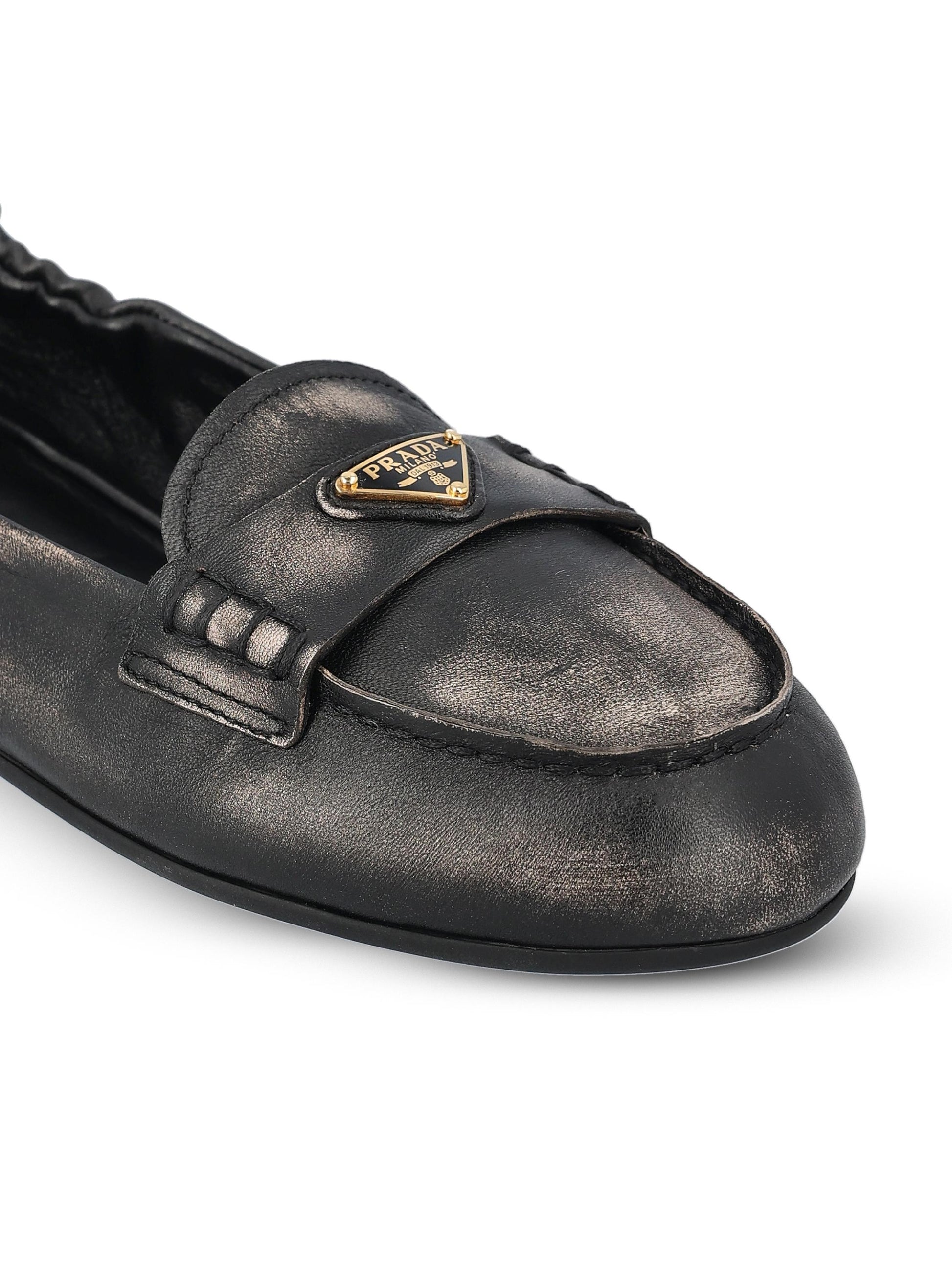 Mocassini realizzati in pelle di agnello. 1D922N 6H3F0002 PRADA 