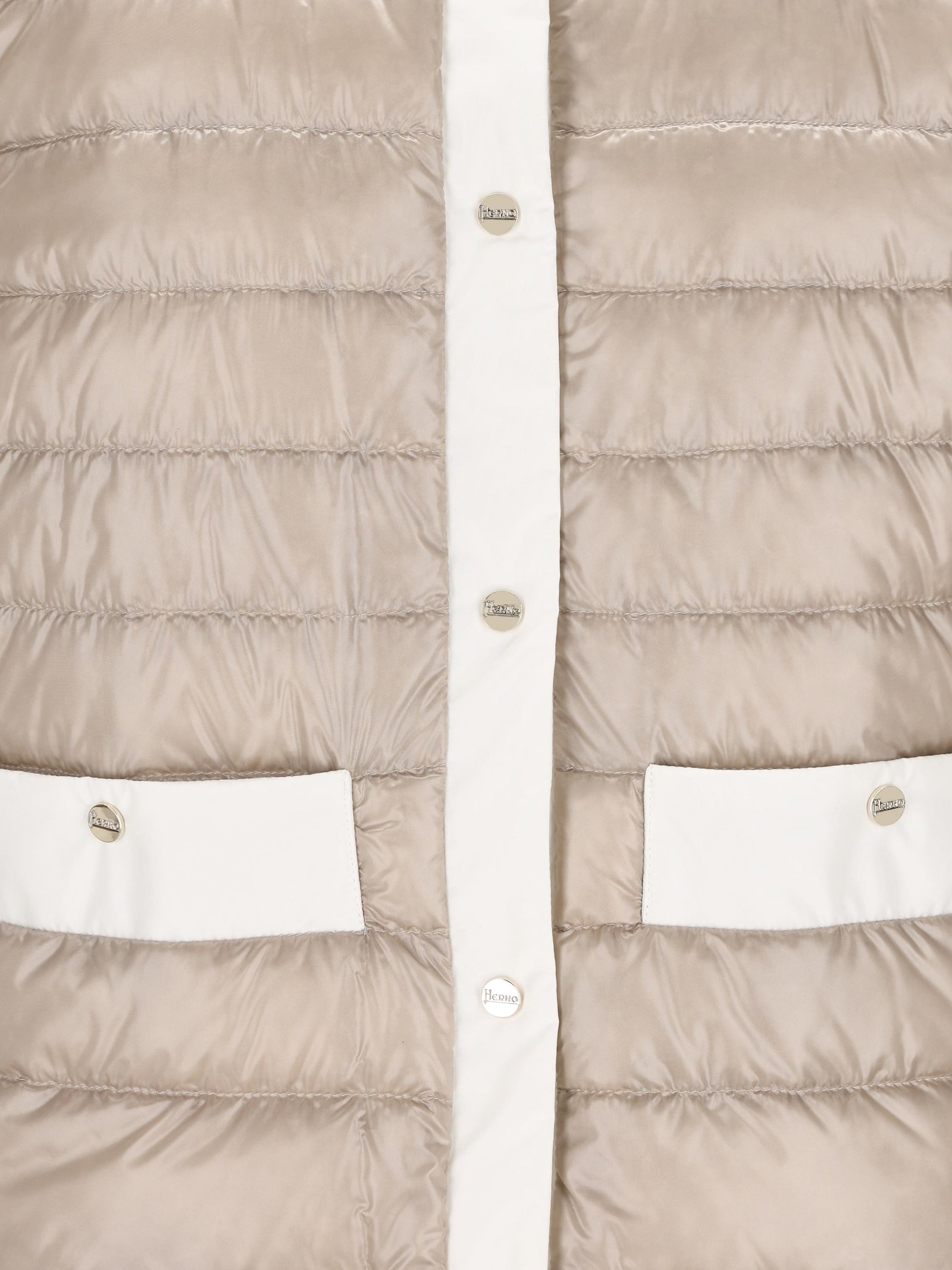 Piumino realizzato in poliammide. PI002203D 12017Z1985 HERNO 