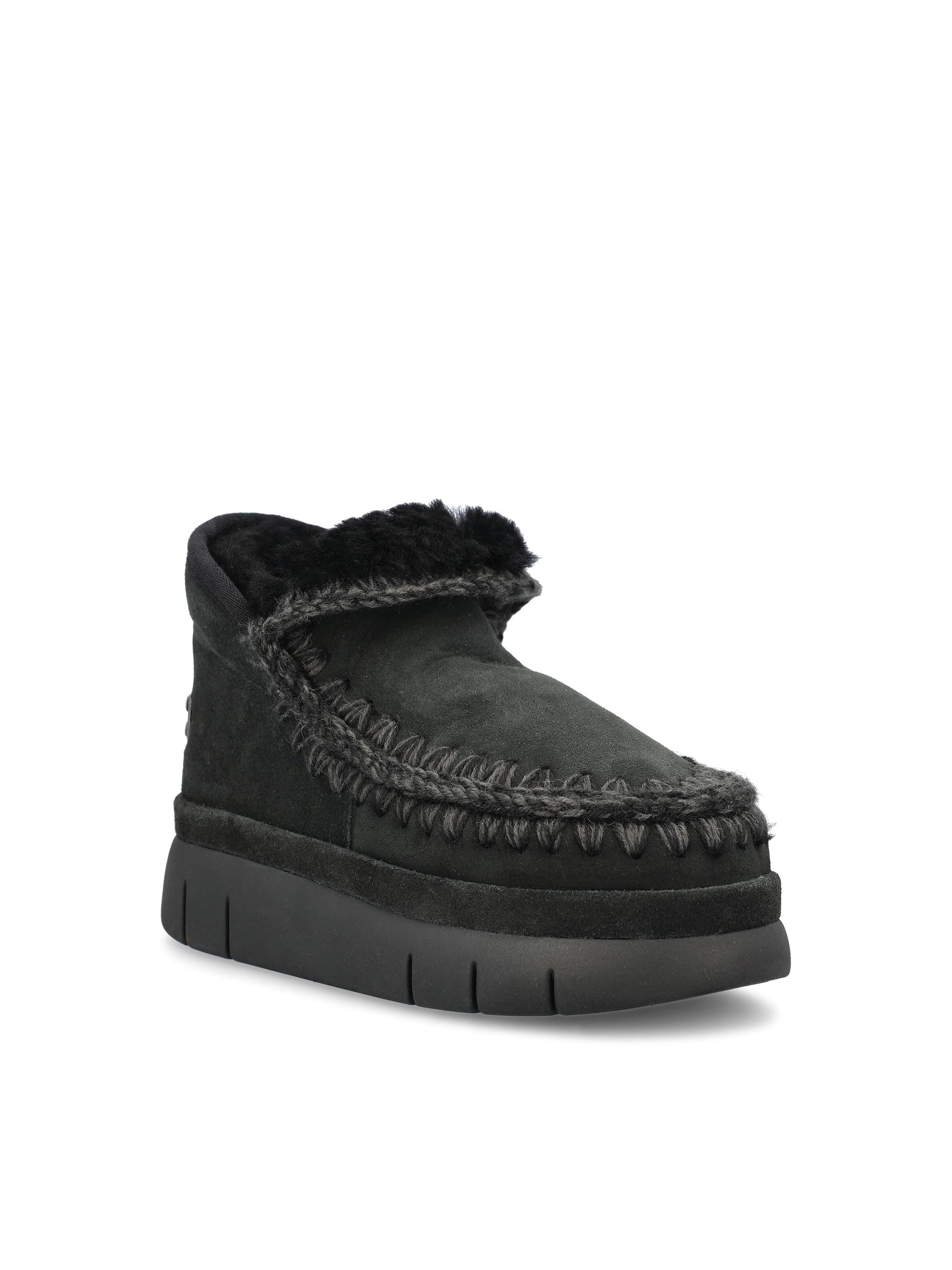 Sneakers realizzate in suede. FW751000A BKB MOU 