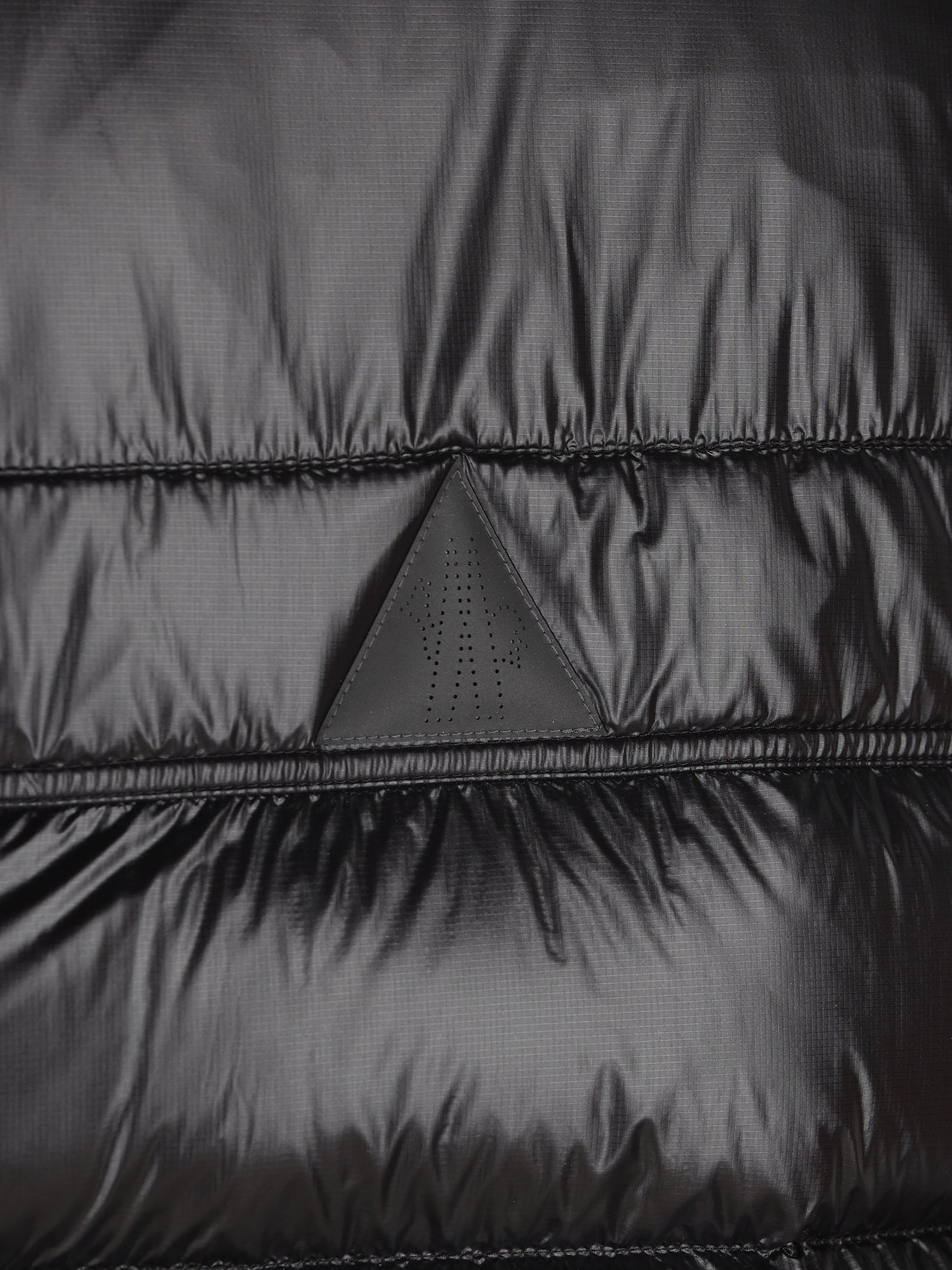 Gilet realizzato in poliammide. M1A00008 597X6999 MONCLER GRENOBLE 