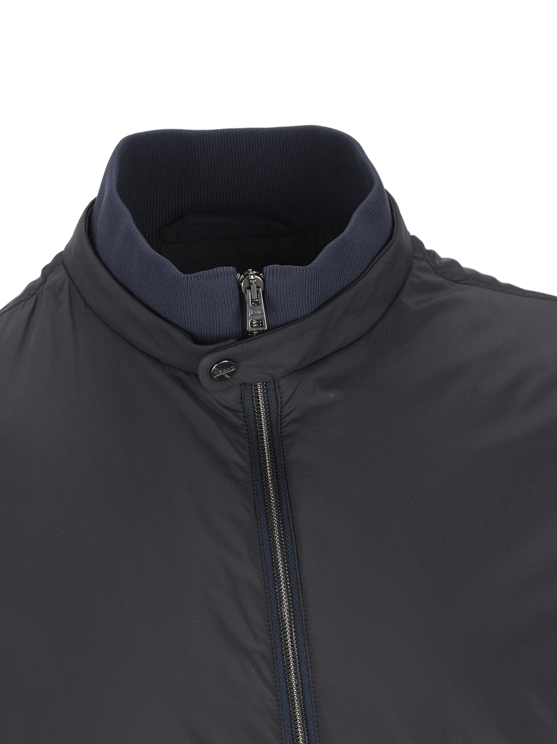 Giacca realizzata in poliammide. GI000414U 12456Z9200 HERNO 