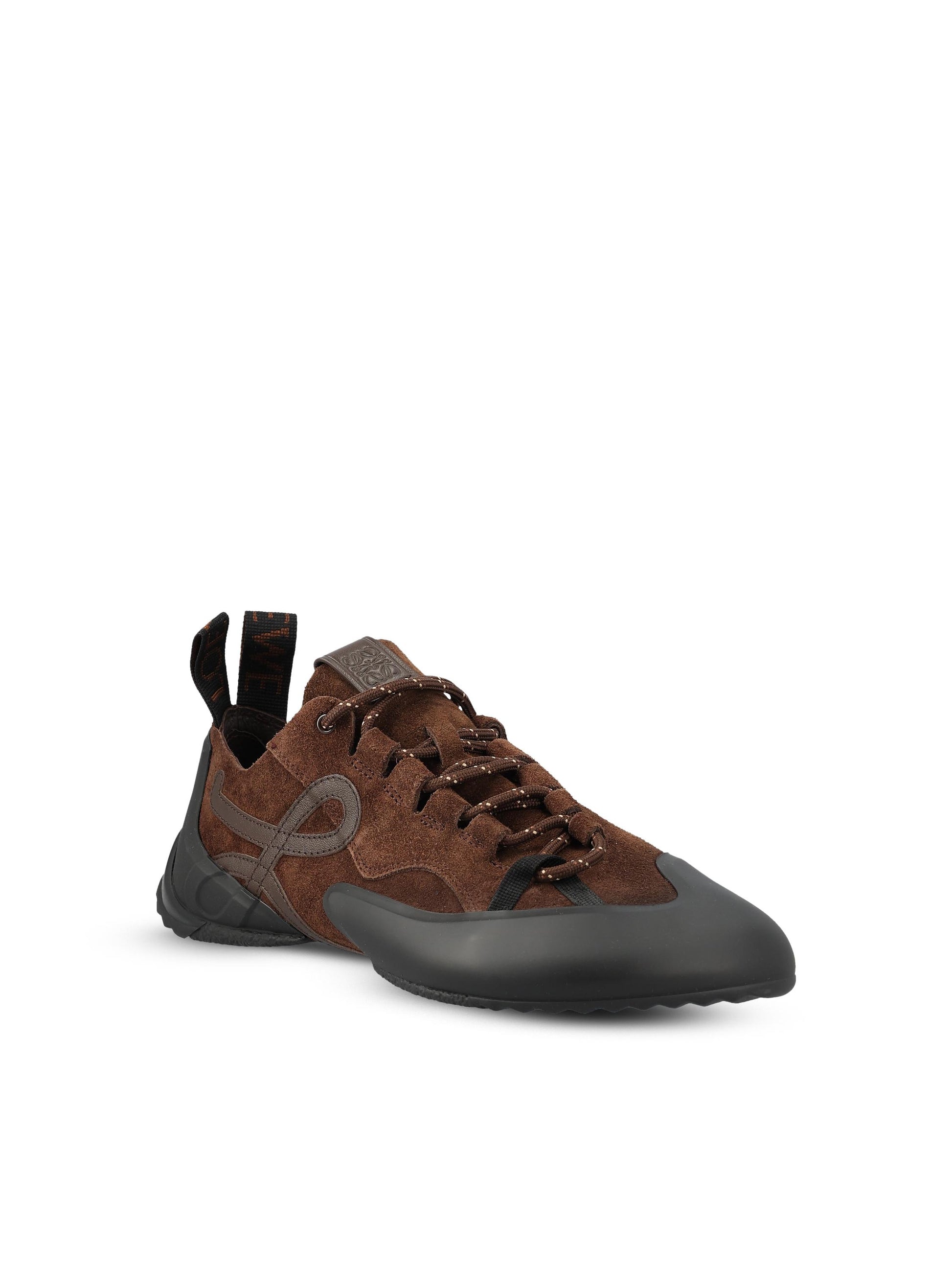 Sneakers realizzate in pelle di vitello. L814282X78 3223 LOEWE 