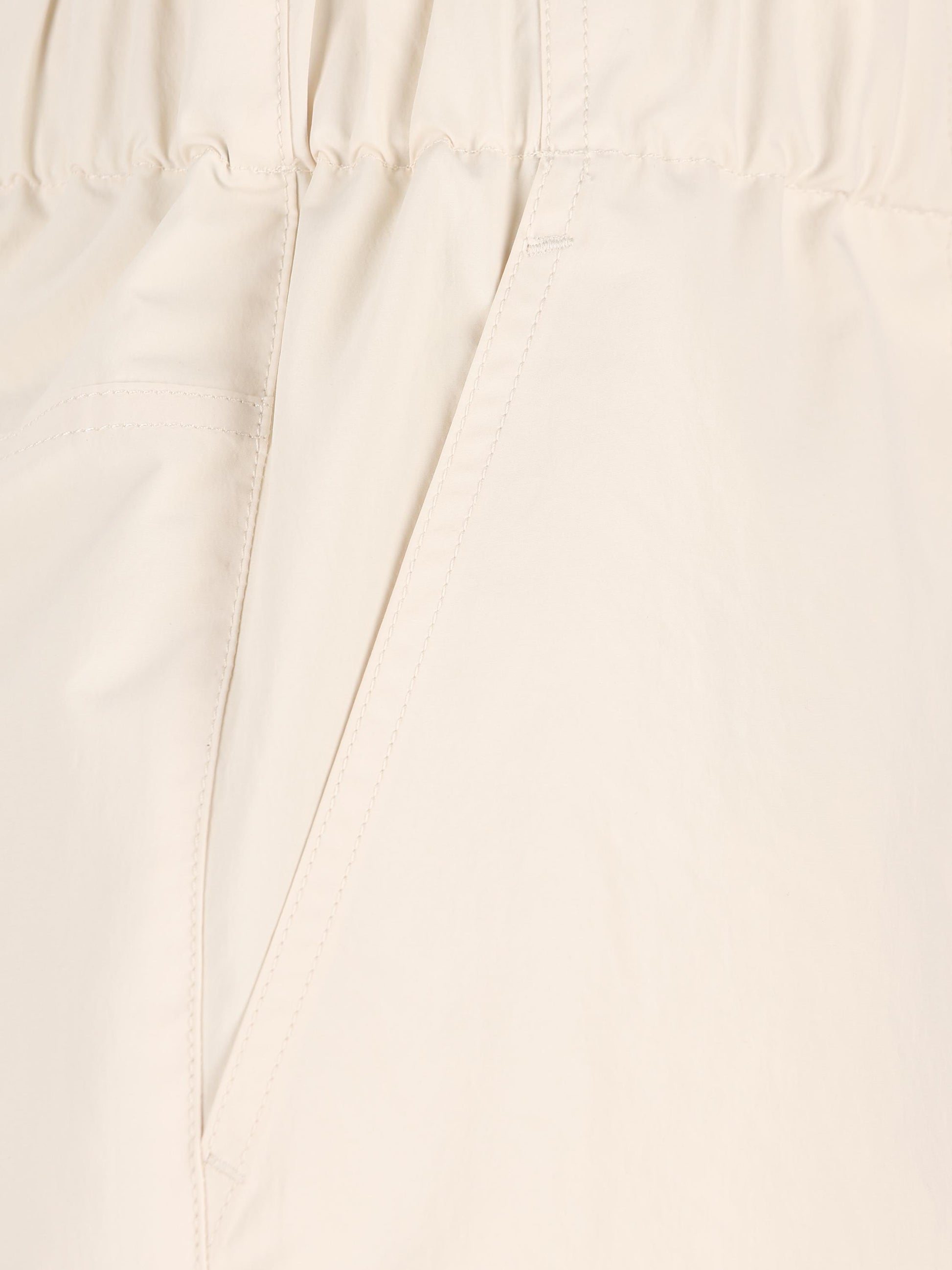 Shorts realizzati in poliestere. W2B00005 597SL050 MONCLER GRENOBLE 