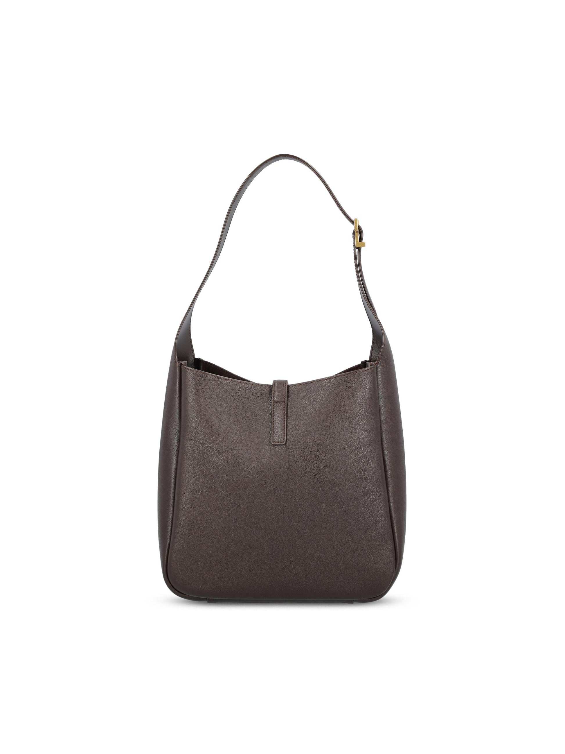 Borsa realizzata in pelle di vitello. 850533 AAAUQ2877 SAINT LAURENT 