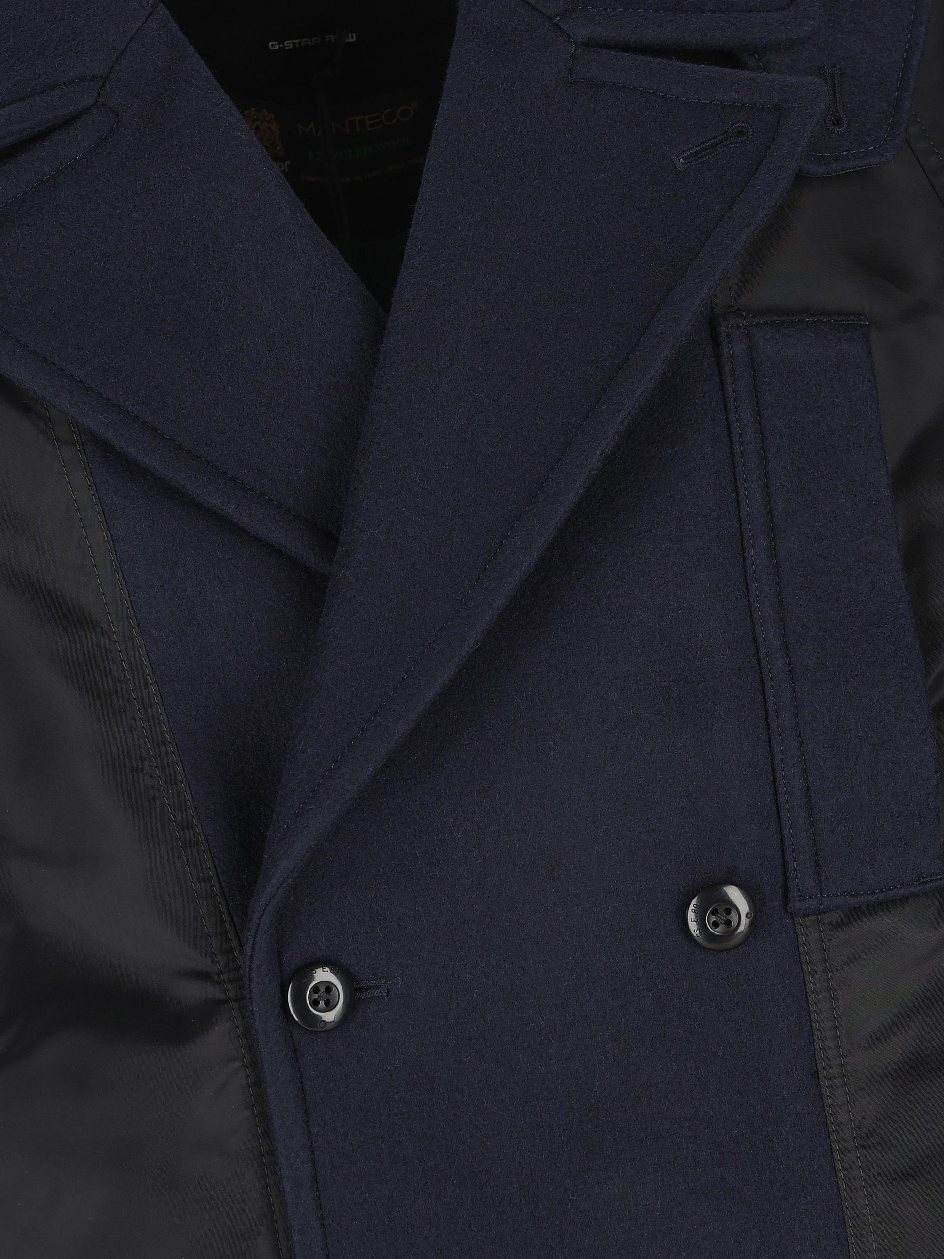 Giacca realizzata in poliammide riciclata. D26987-C143 6484 G-STAR 