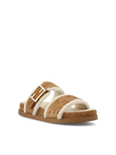 Slide realizzate in pelle. 8X8710 AY9RF1TOO FENDI 