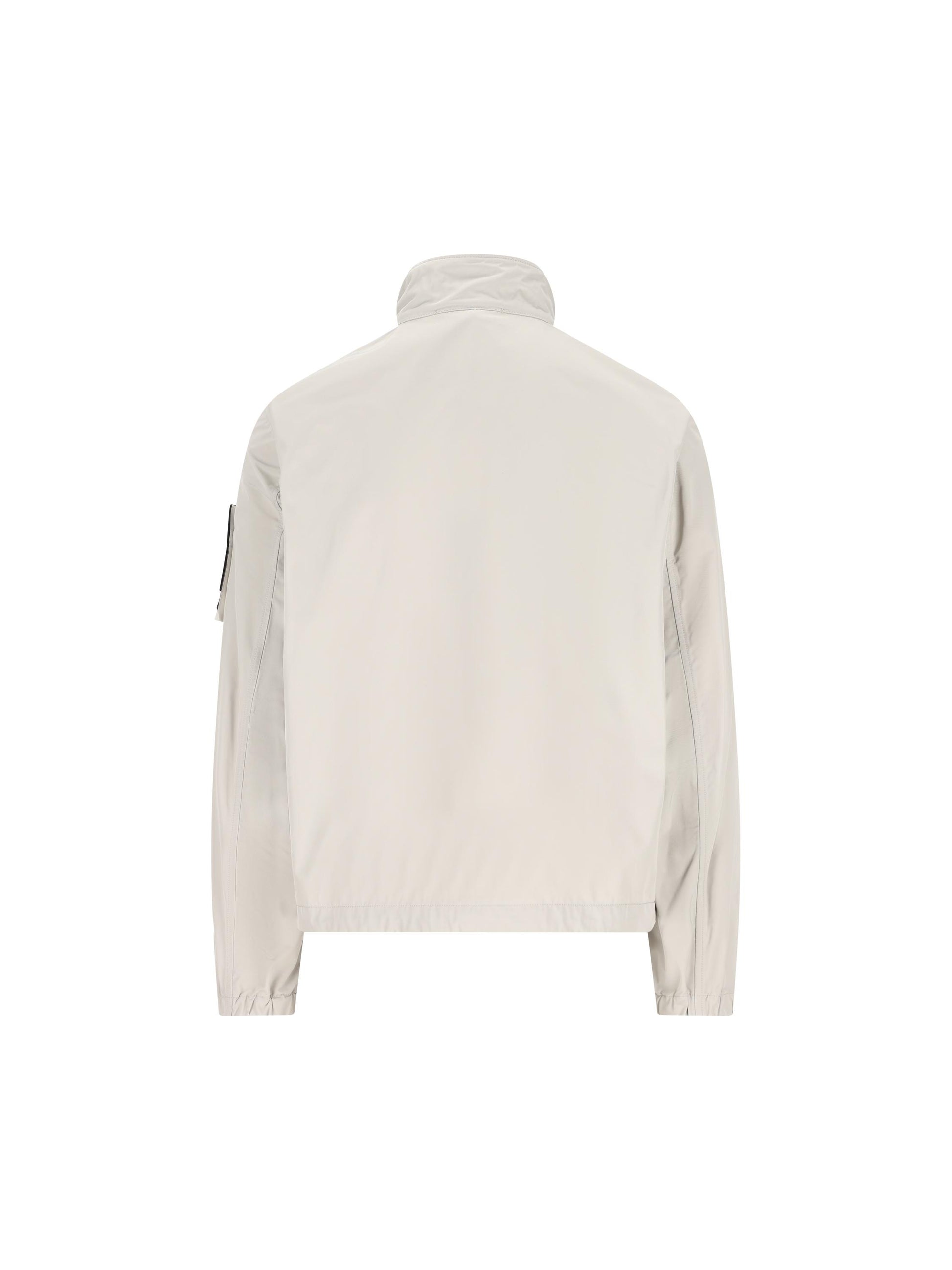 Giacca realizzata in poliestere. 4100033 S0026V0061 STONE ISLAND 