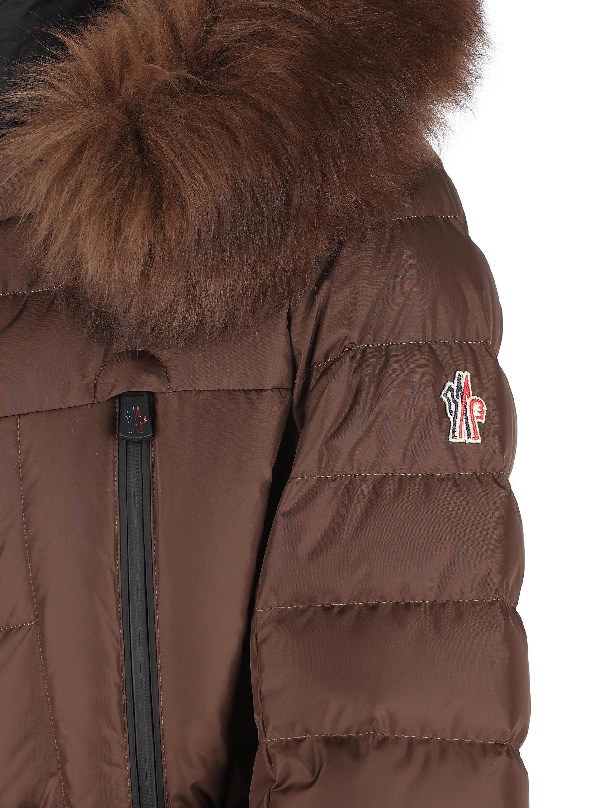 Piumino realizzato in nylon. W1A00066 5399E261 MONCLER GRENOBLE 