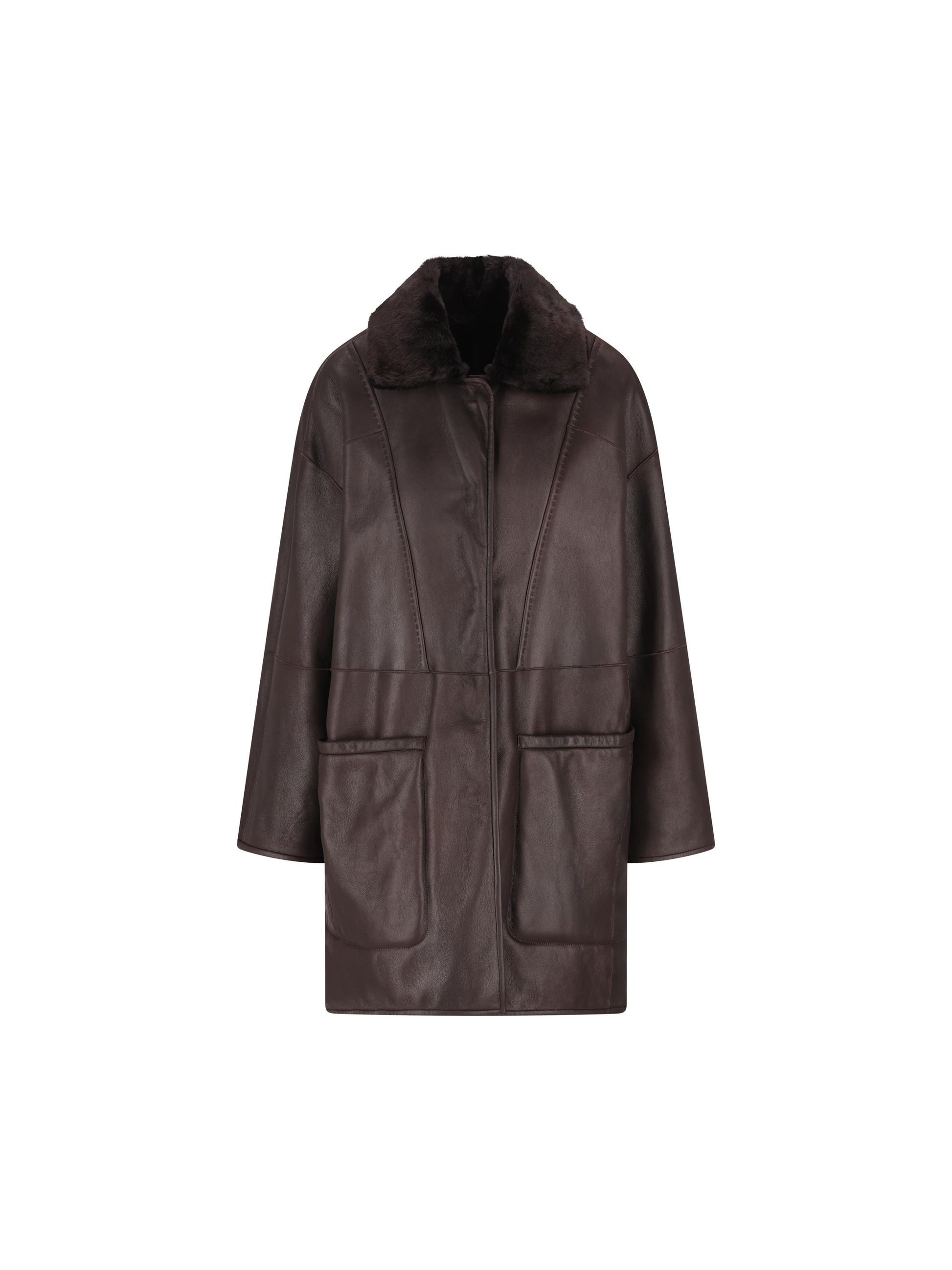 Cappotto realizzato in montone. 2521416015600 002 MAX MARA - ATELIER 