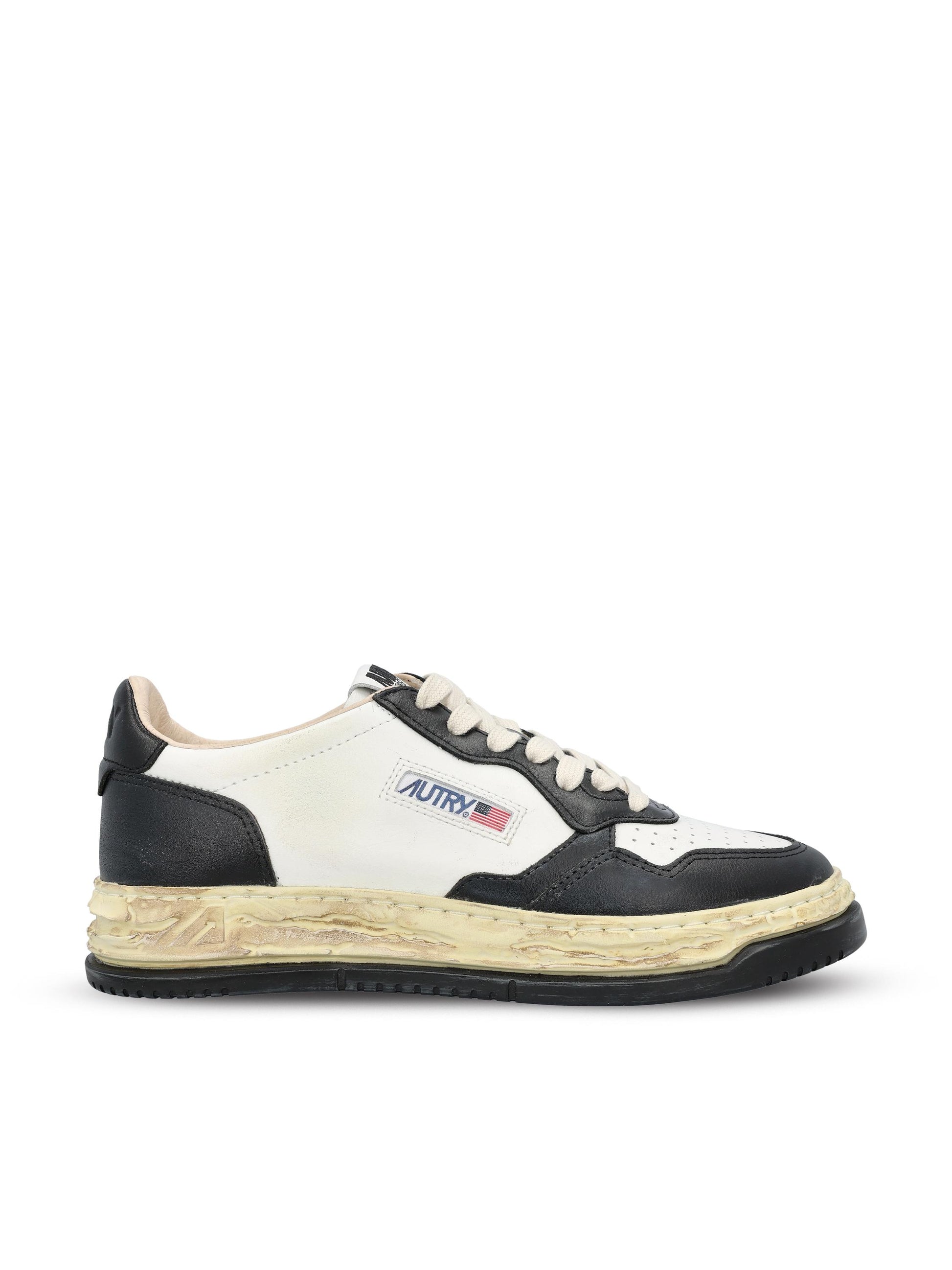 Sneakers realizzate in pelle. AVLM MMY3 AUTRY - MIHARA YASUHIRO 