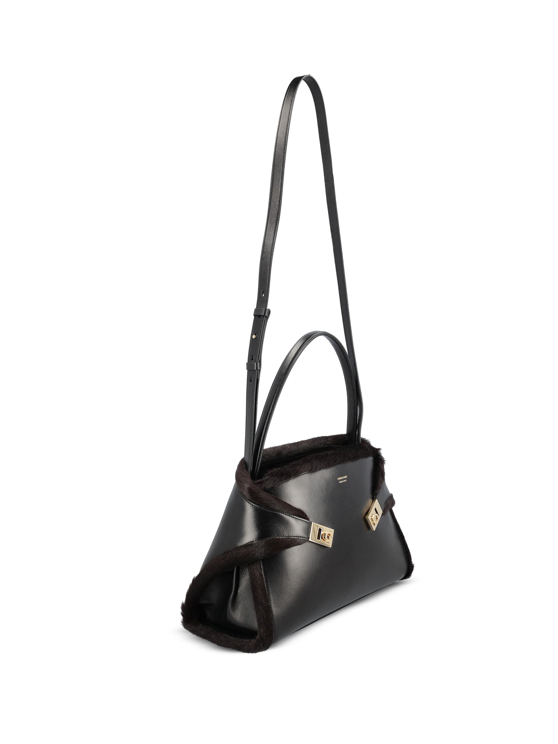 Borsa realizzata in vitello e capretto. 21A443 787875001 SALVATORE FERRAGAMO 