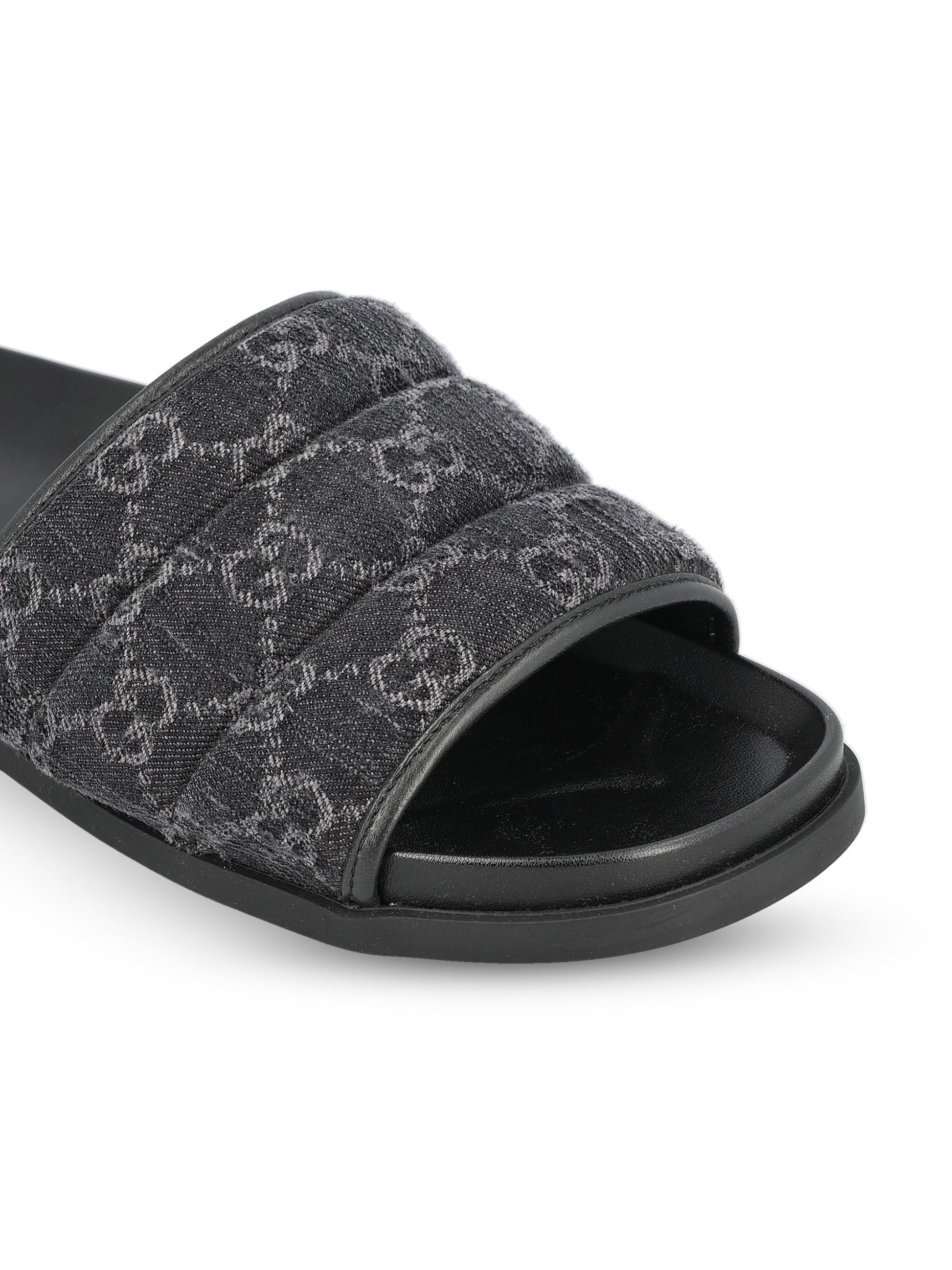 Sandalo realizzato in denim. 838089 FAFPY8473 GUCCI 