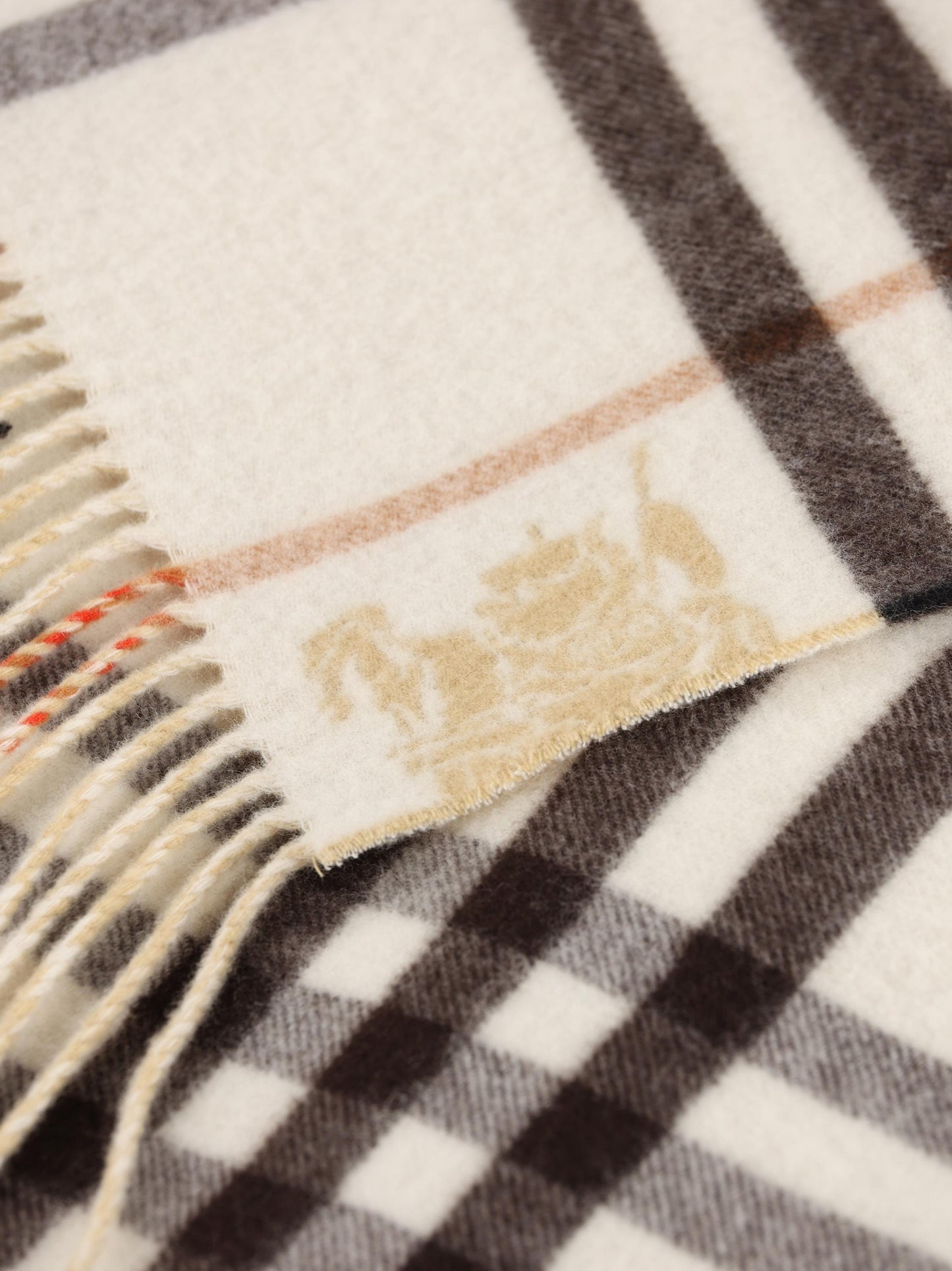 Mantella realizzata in lana e cashmere. 8117678 A2021 BURBERRY 