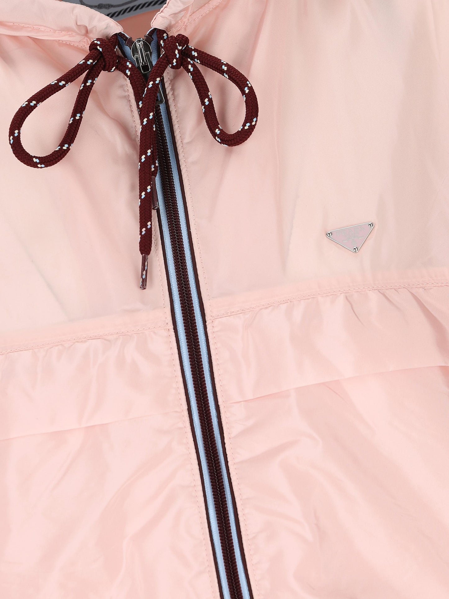 Giacca realizzata in poliammide riciclata. 292252 1WQ9F0E18 PRADA 