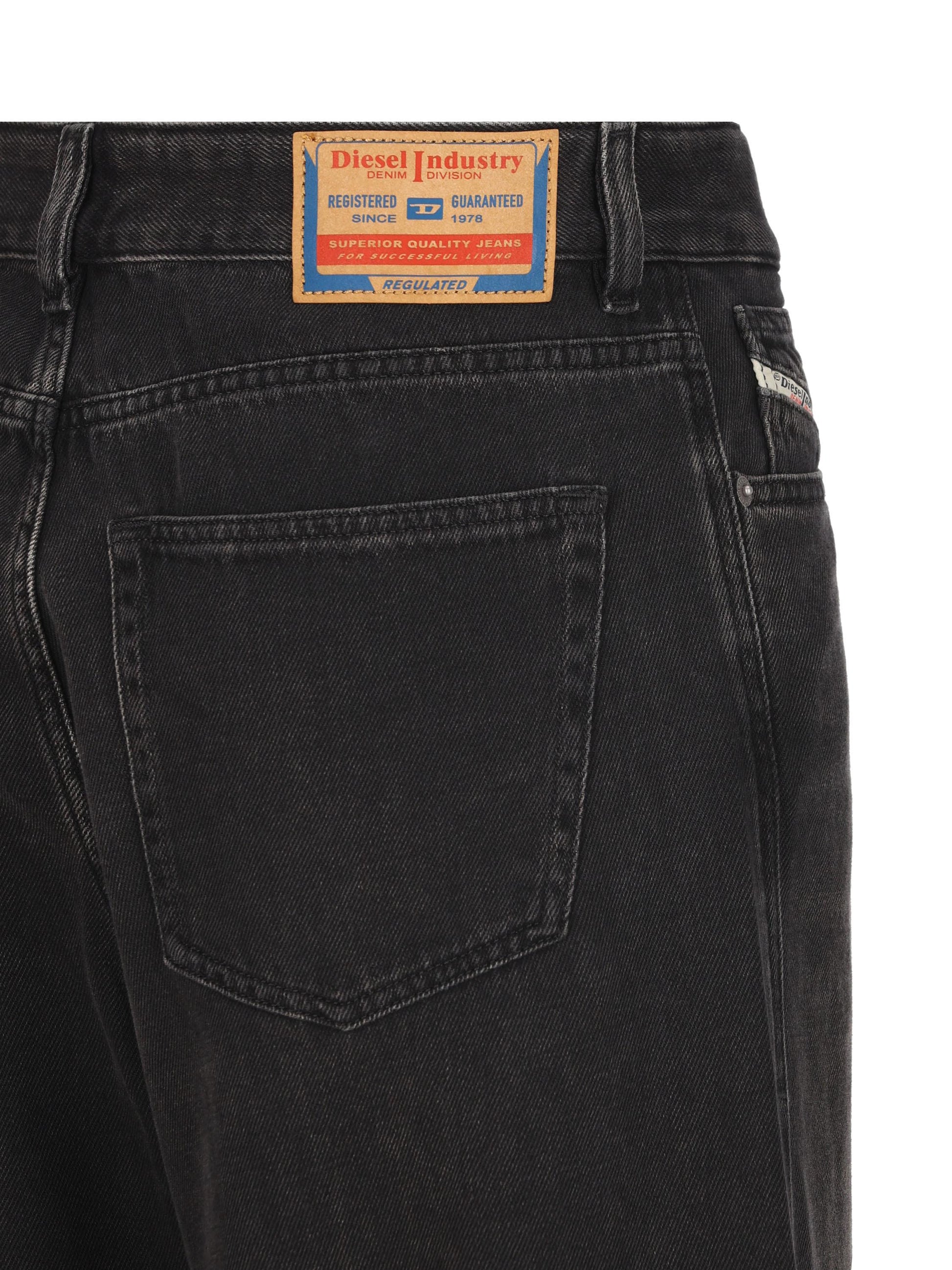 Jeans realizzati in cotone. A06925 09J9602 DIESEL 