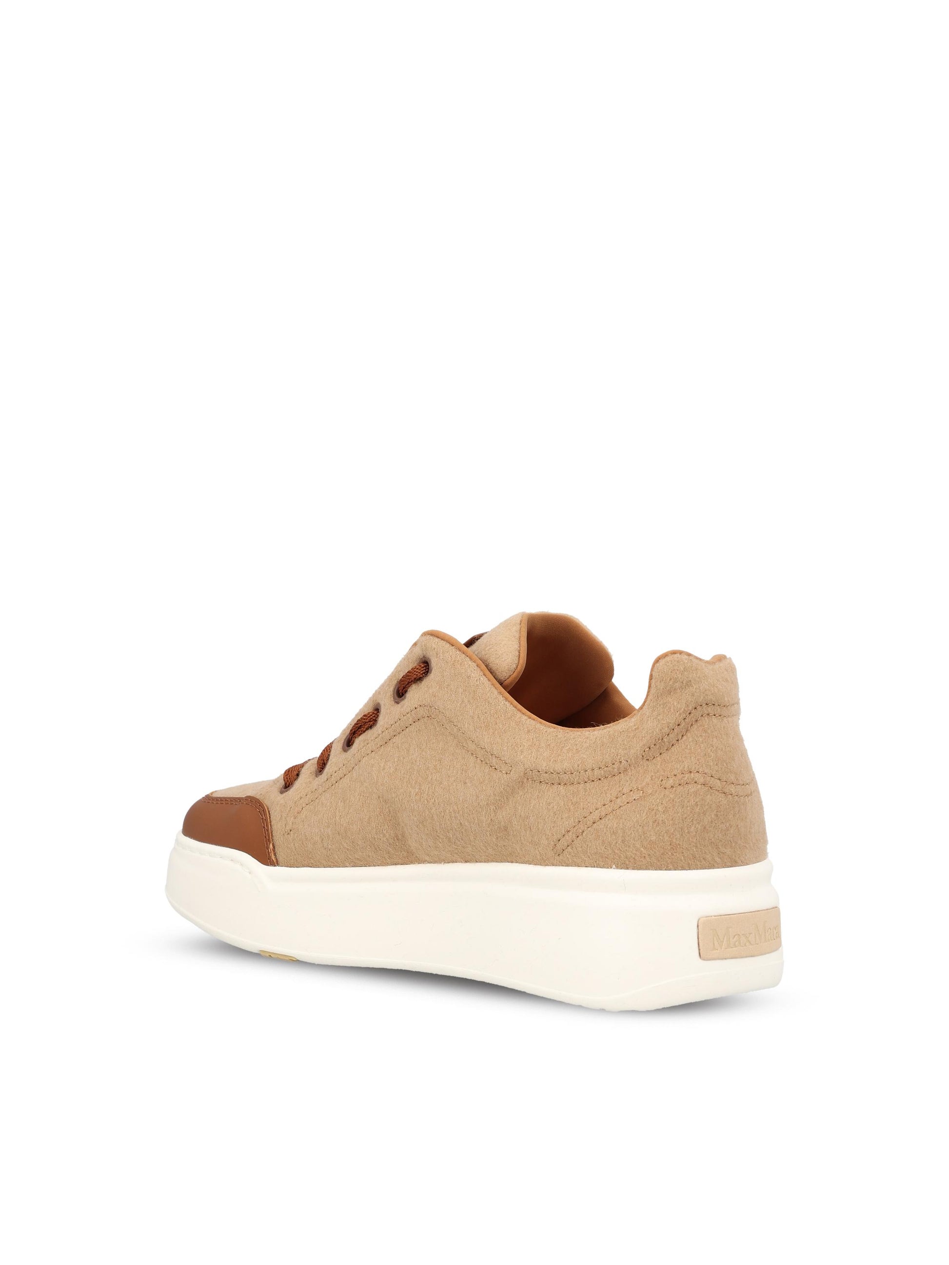 Sneakers realizzate in cammello. 2524766012600 001 MAX MARA 
