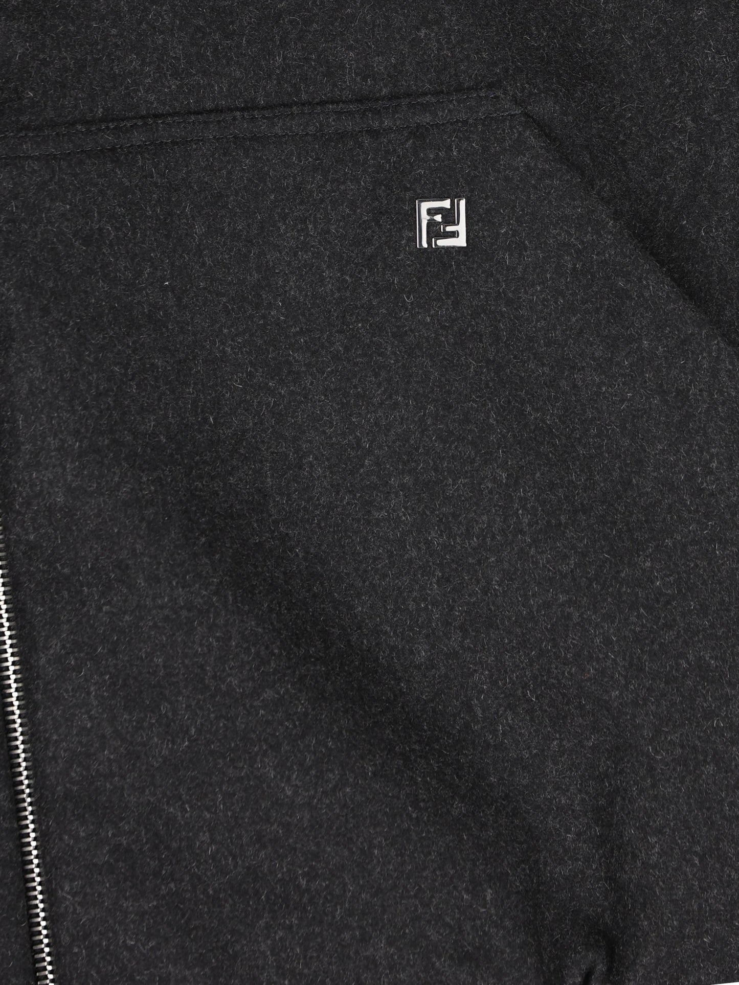 Felpa realizzata in cashmere. FAF753 AVINF0TY6 FENDI 