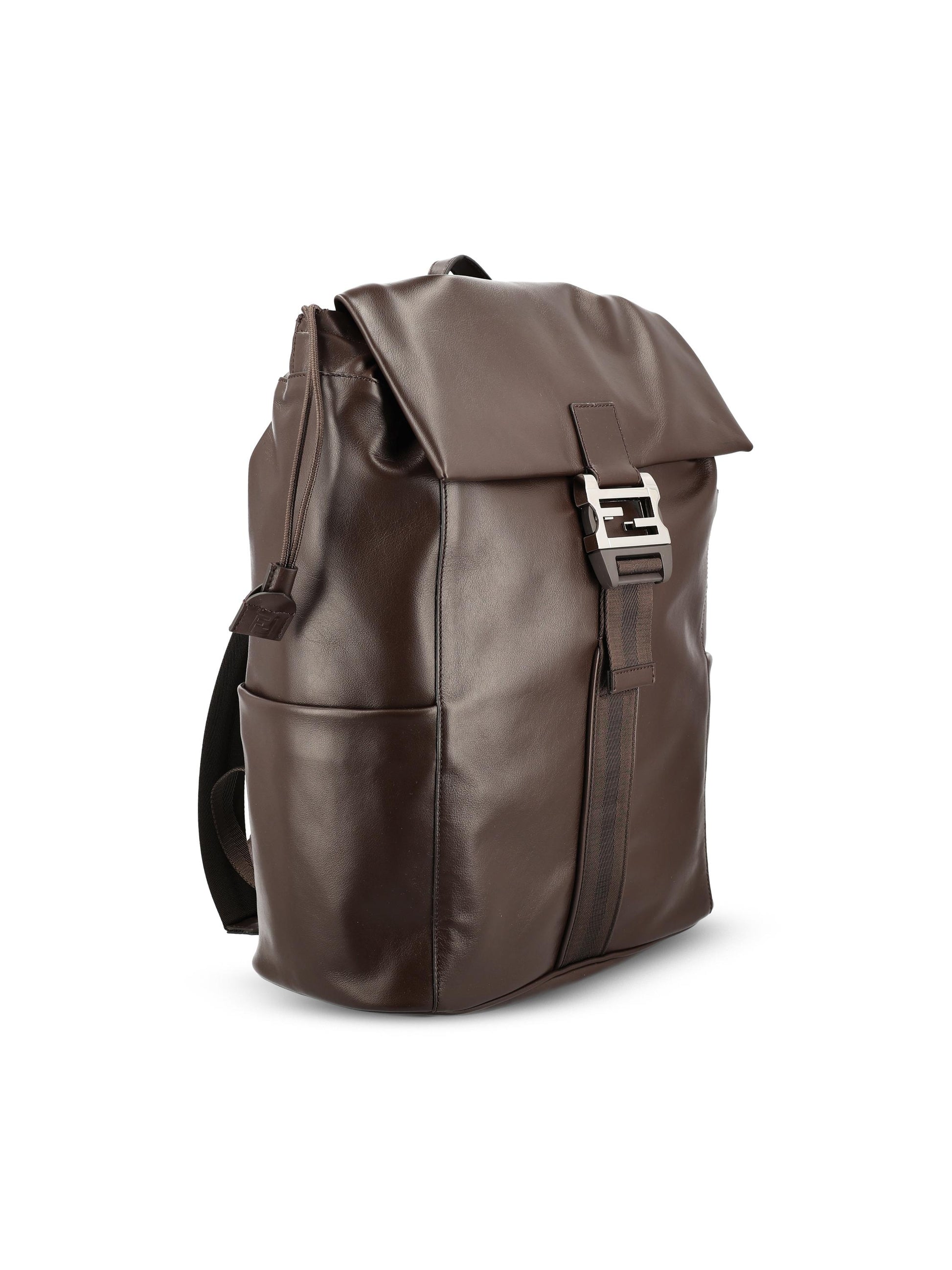 Zaino realizzato in pelle. 7VZ090 AV8BF0H3A FENDI 