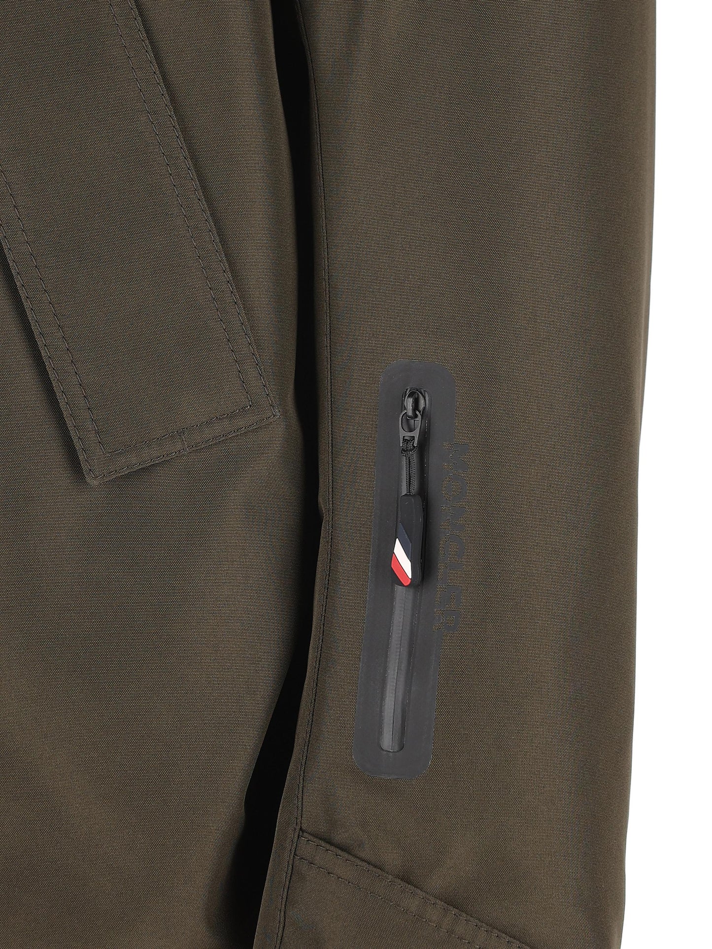 Giacca realizzata in poliammide. M1A00016 597MO83C MONCLER GRENOBLE 