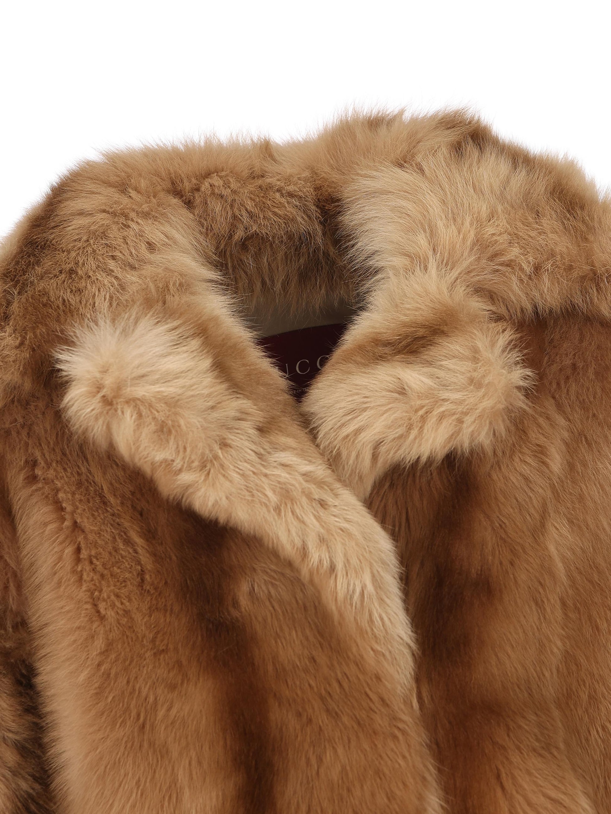 Giacca realizzata in pelliccia di agnello. 847647 XSAHR2078 GUCCI 