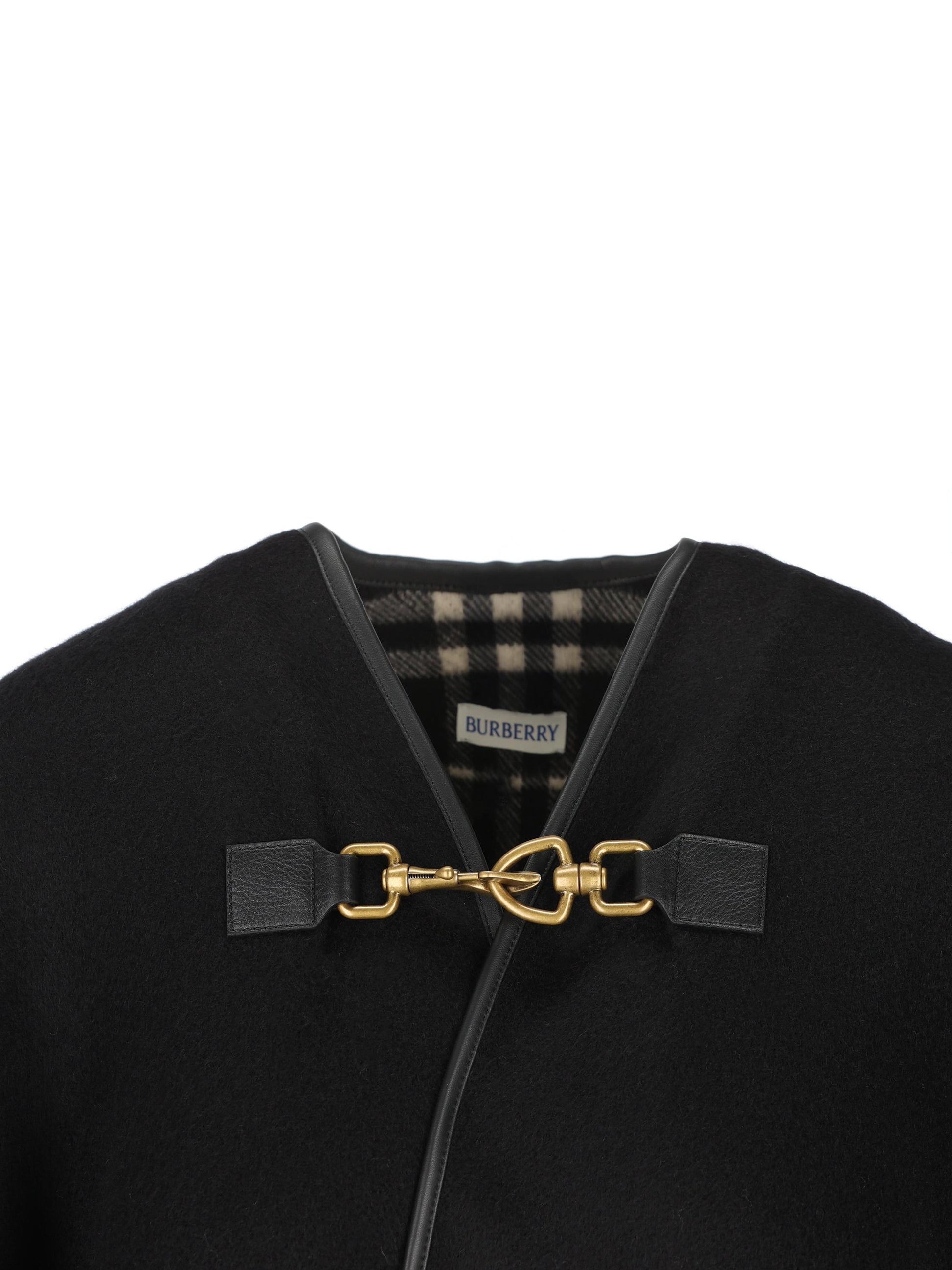 Mantella realizzata in cashmere. 8117011 C1343 BURBERRY 