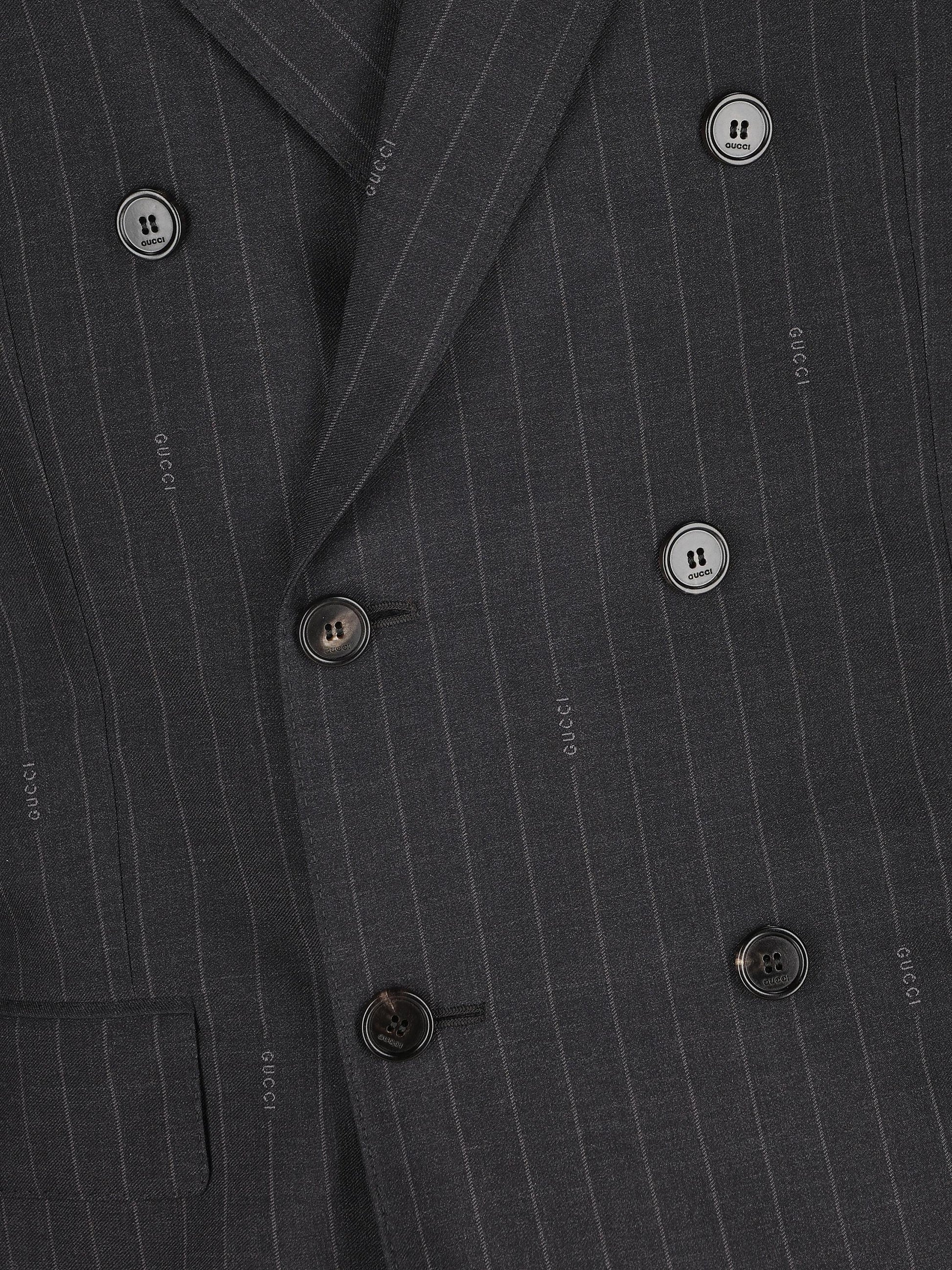 Giacca realizzata in lana. 832991 Z7AQF1128 GUCCI 