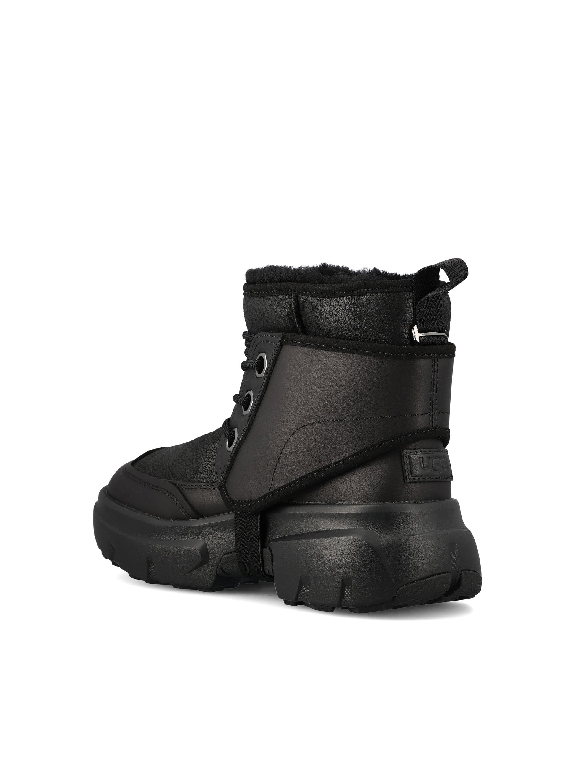 Stivali realizzati in montone. 1171351 BLK UGG 