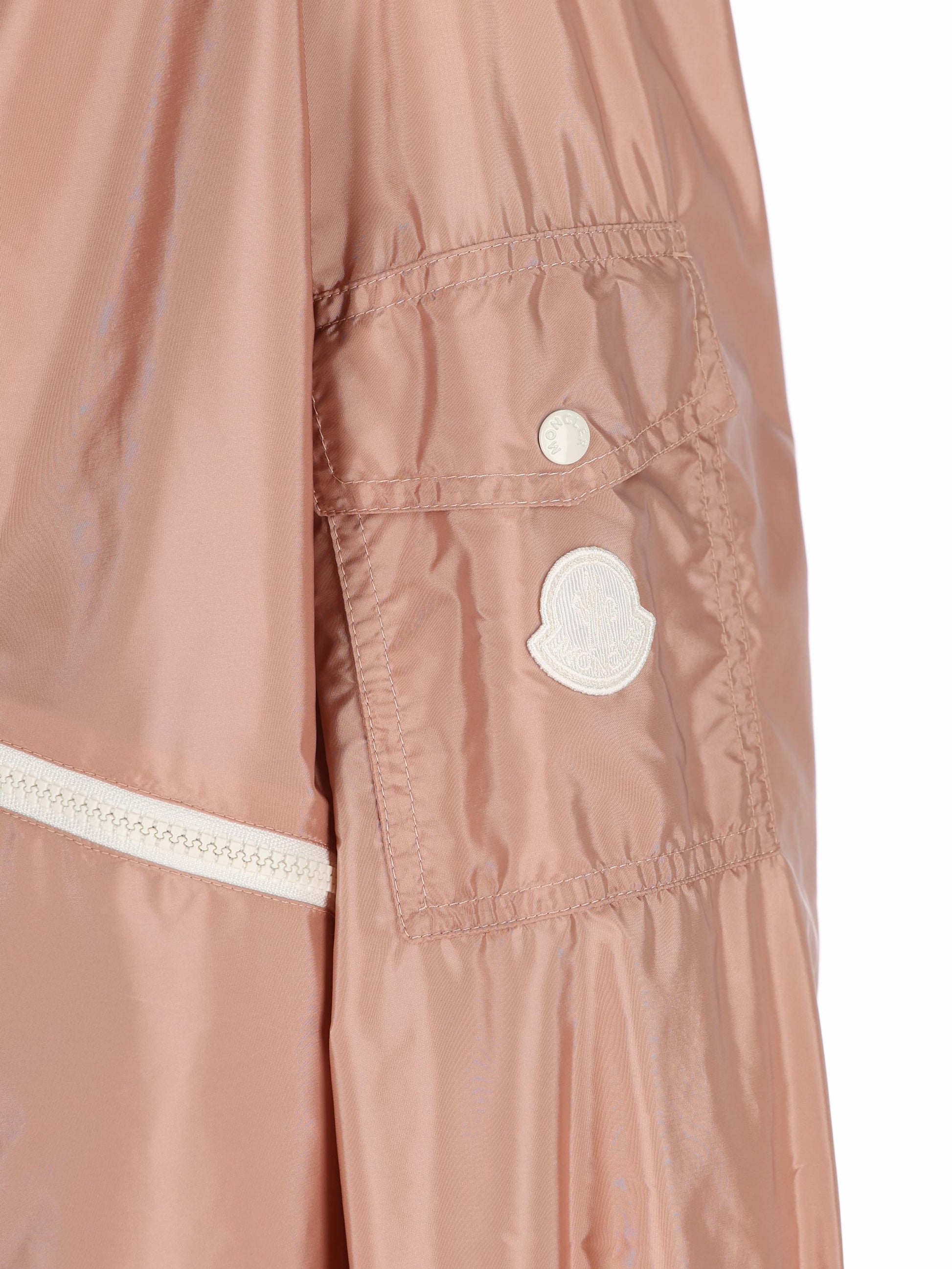 Giacca realizzata in poliammide. W1A00170 539ZD53B MONCLER 