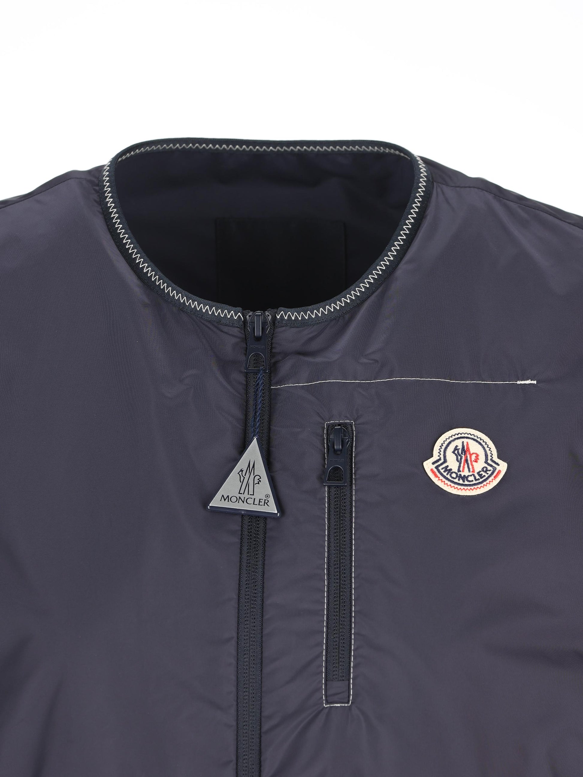 Gilet realizzato in poliammide. W1A00150 53A5E77B MONCLER 