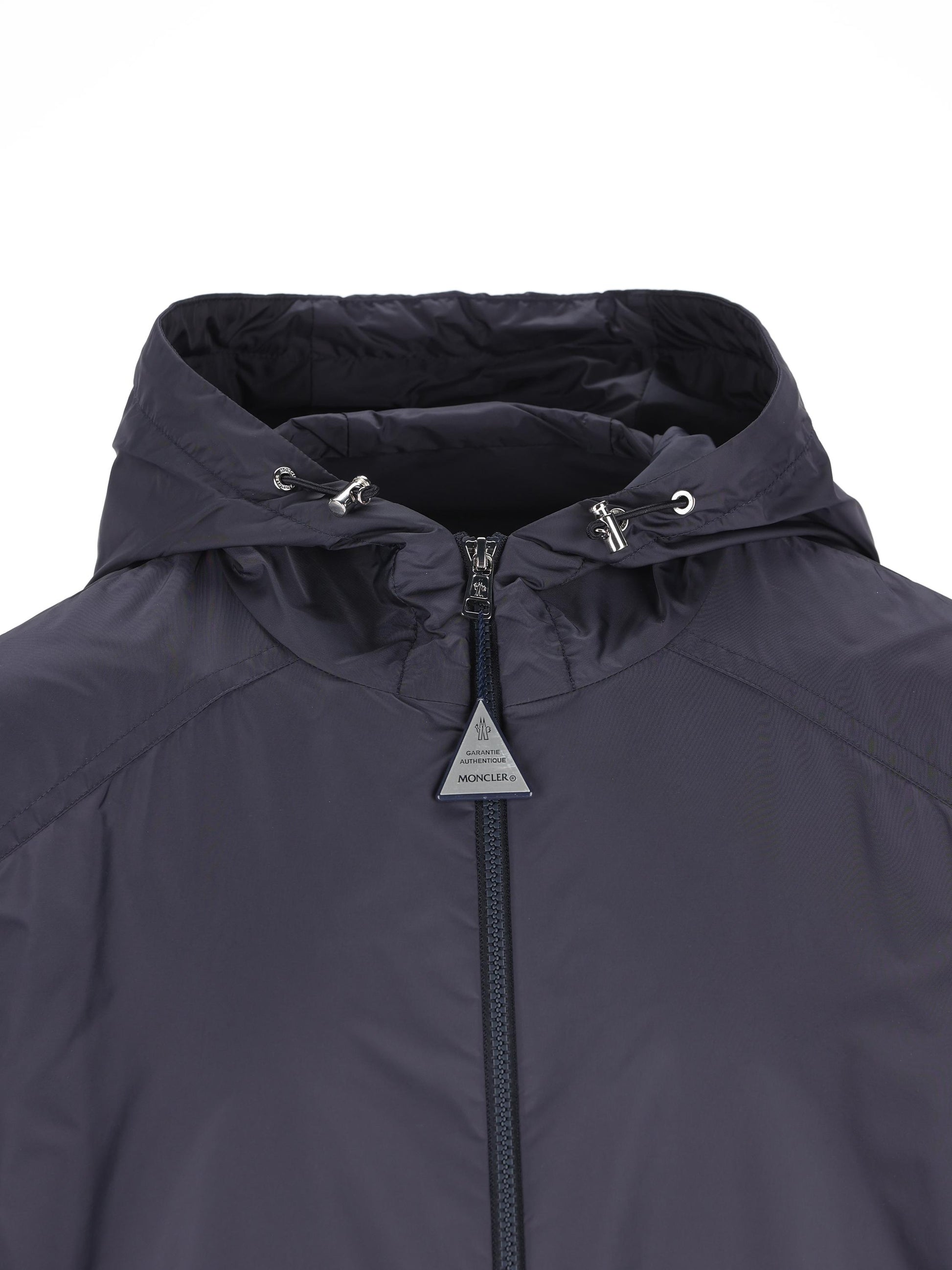Giacca realizzata in poliammide. M1A00160 5968E742 MONCLER 