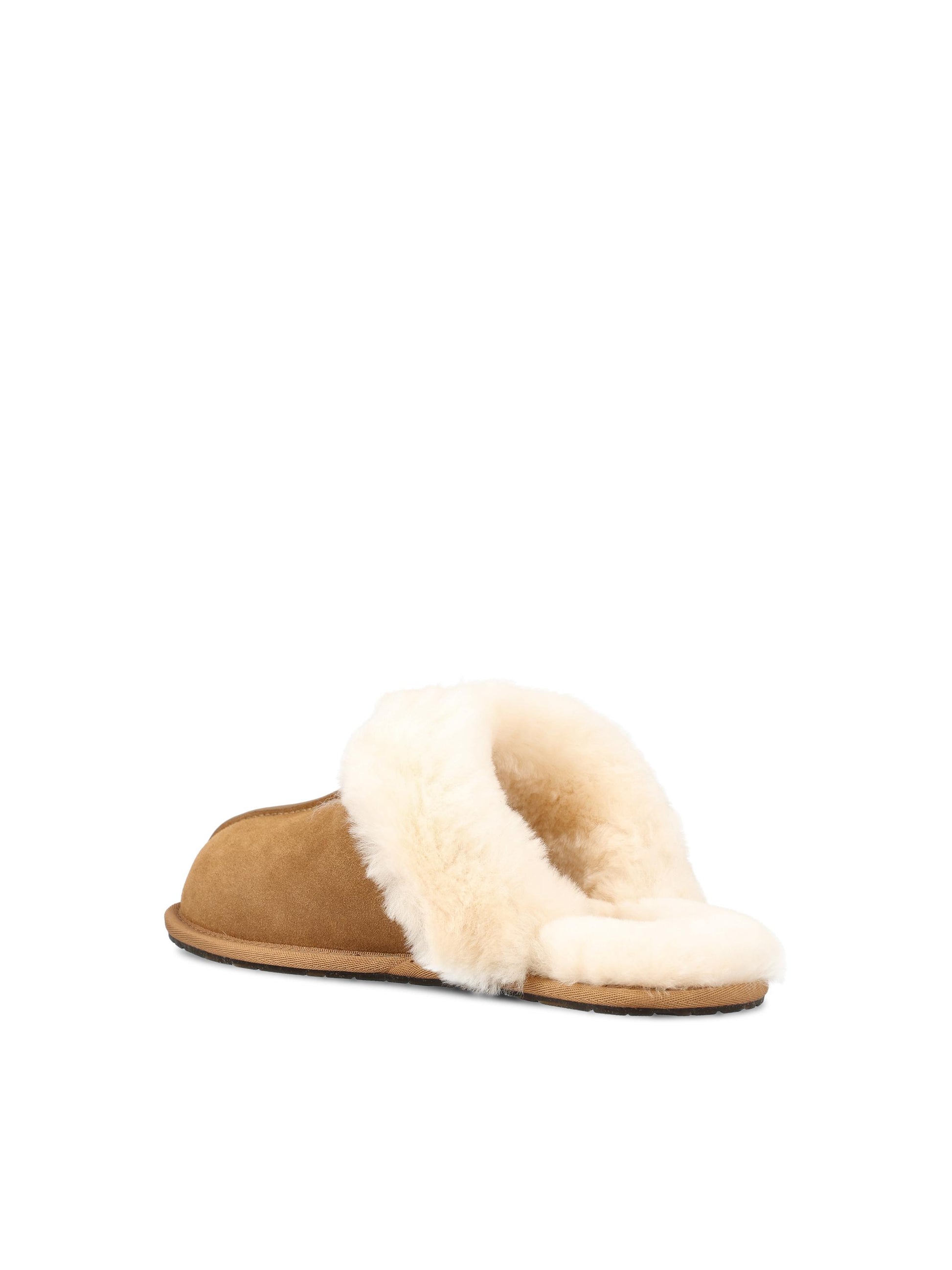 Ciabatte realizzate in pelle scamosciata. 1106872 CHE UGG 
