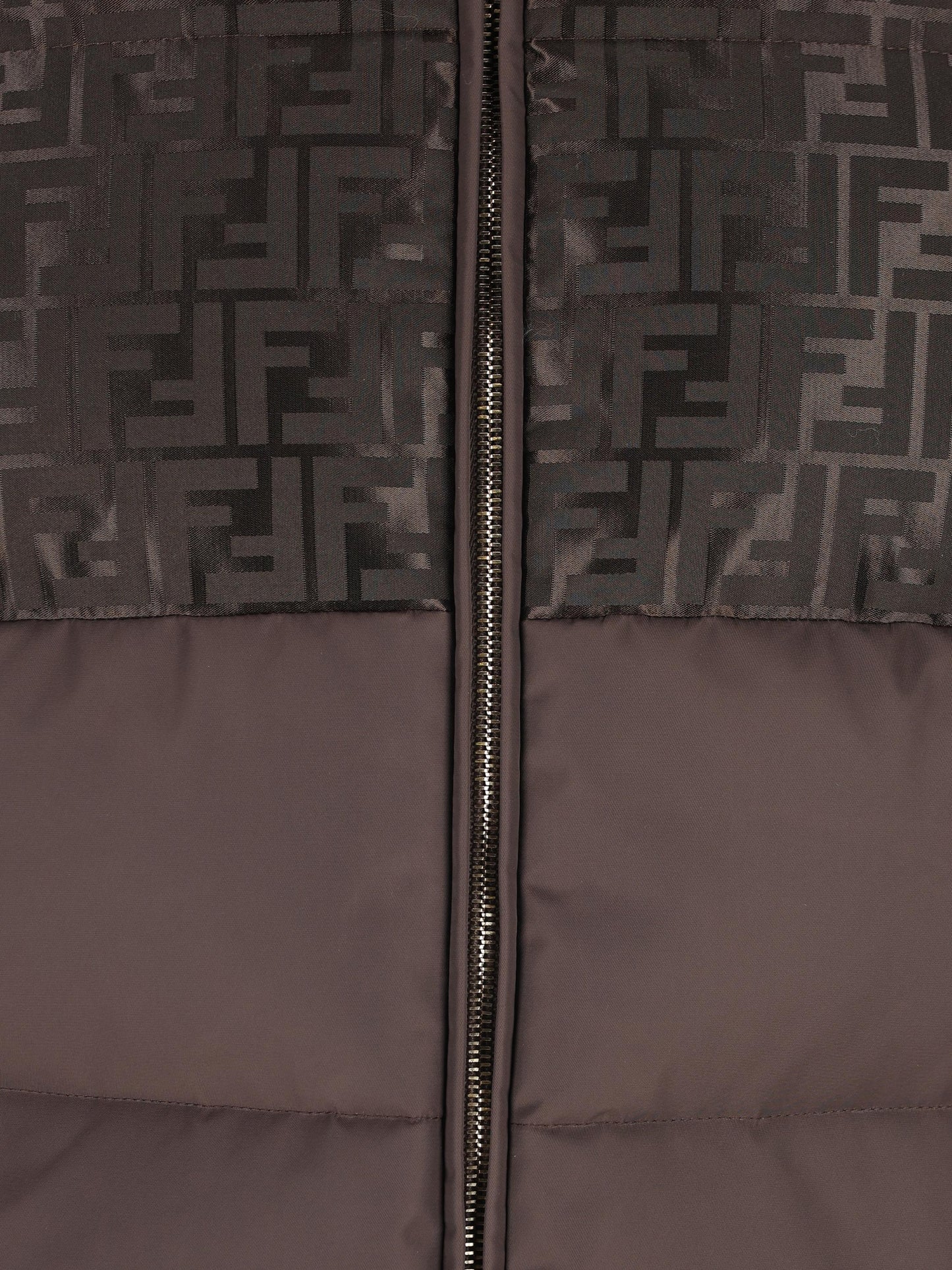 Giacca realizzata in cotone e poliammide. FAN226 AT91F1T6H FENDI 