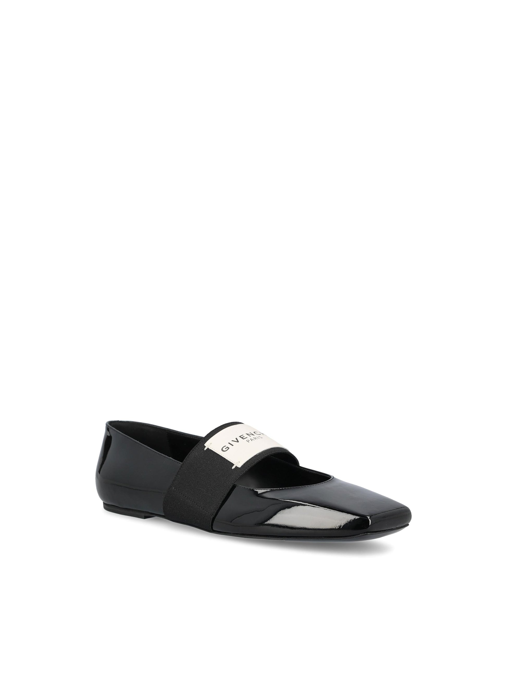 Ballerine Label in Pelle di Vitello Verniciata BE5010E2FF 001 GIVENCHY 