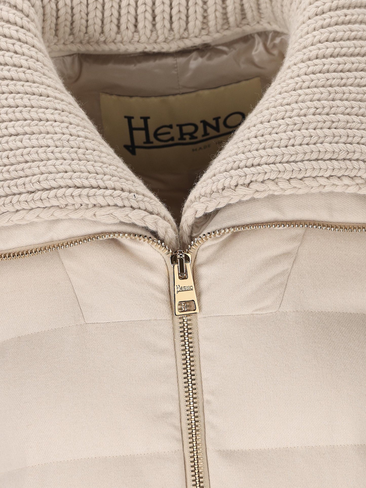 Giacca realizzata in misto seta. PI0379DM07 380871985 HERNO 