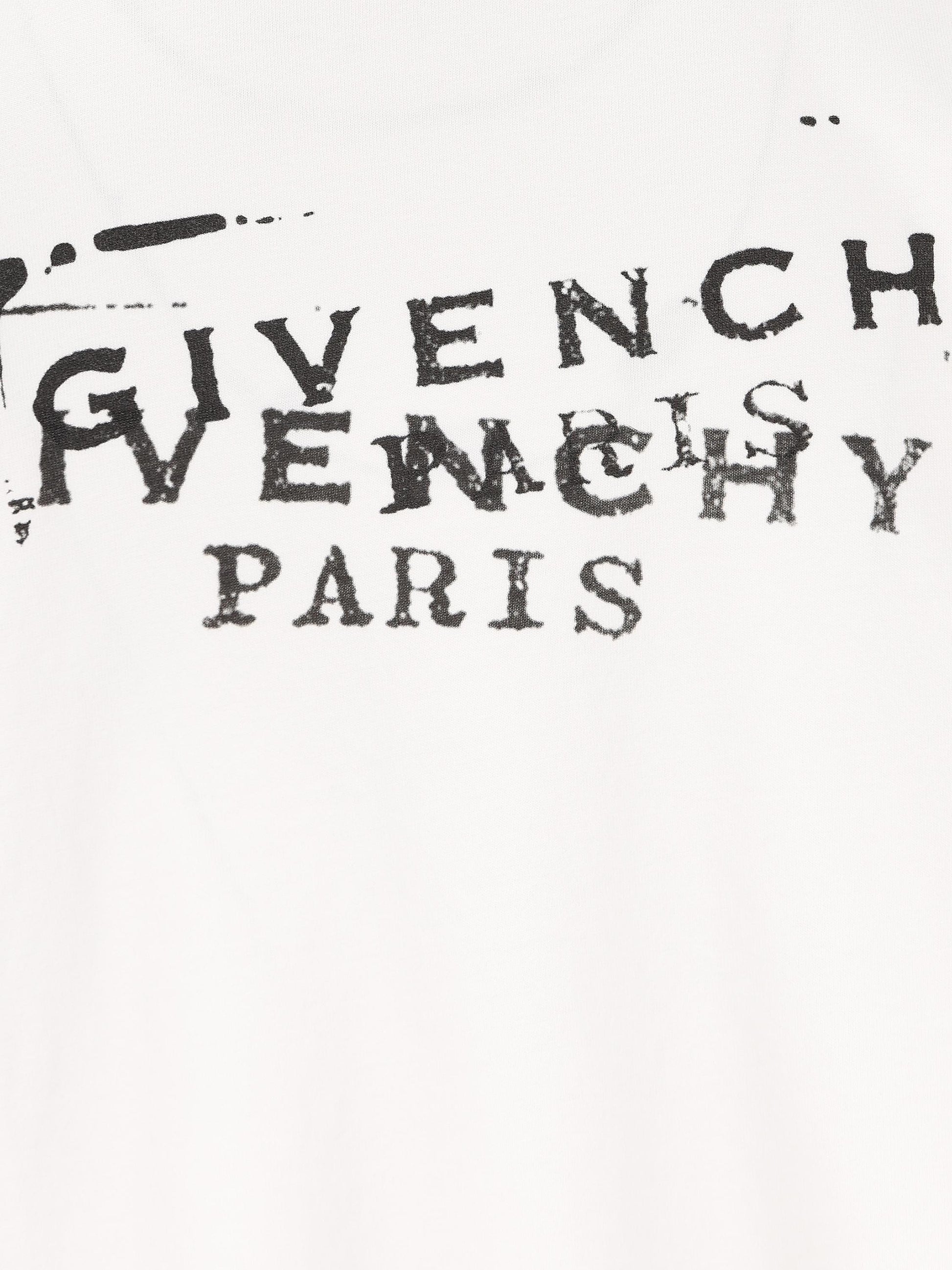 T-Shirt realizzata in cotone. BM71NK3YSA 100 GIVENCHY 