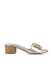 Slide realizzate in pelle di vitello. 8R8862 AY1RF0VF1 FENDI 