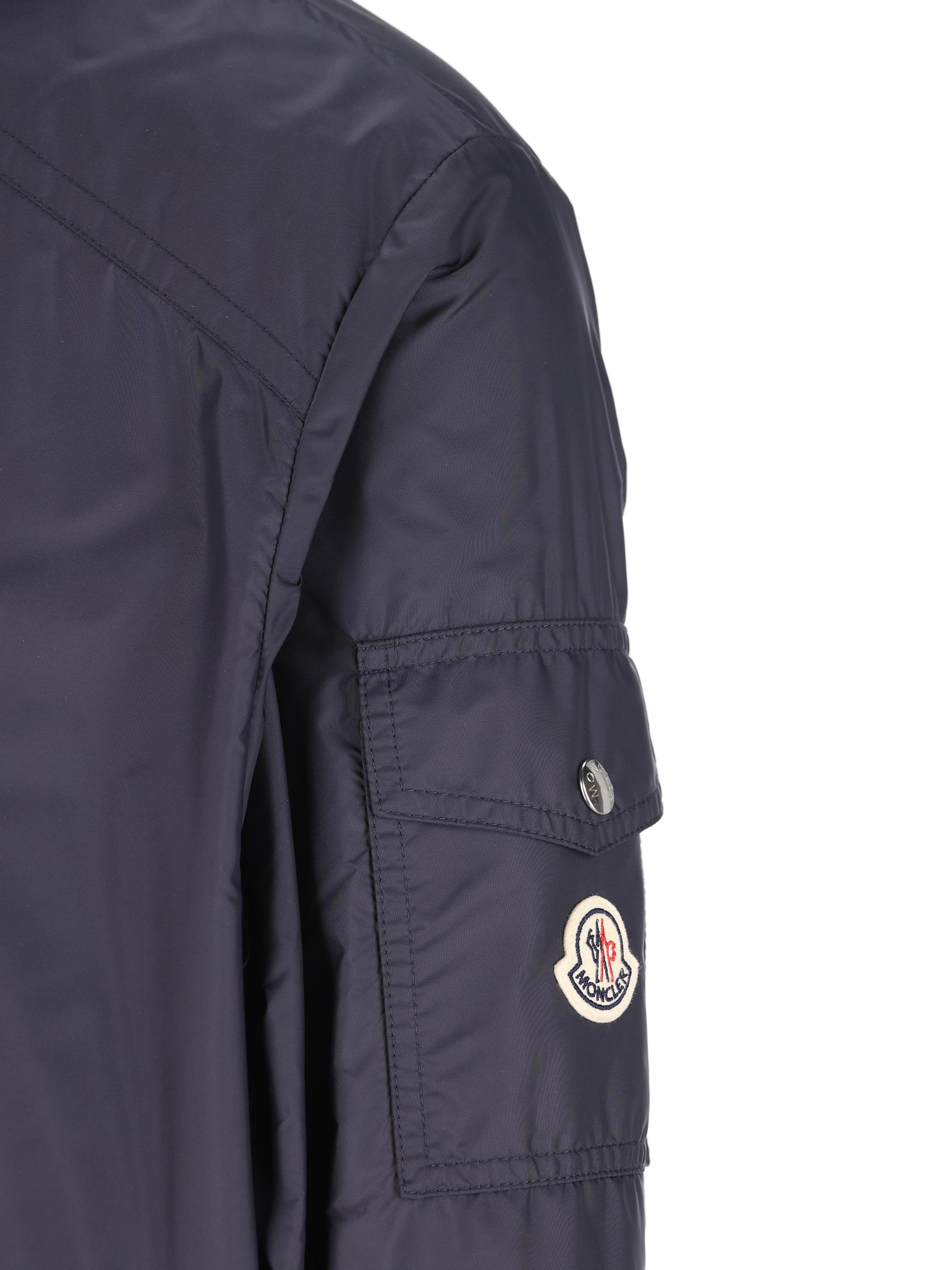 Giacca realizzata in poliammide. M1A00160 5968E742 MONCLER 