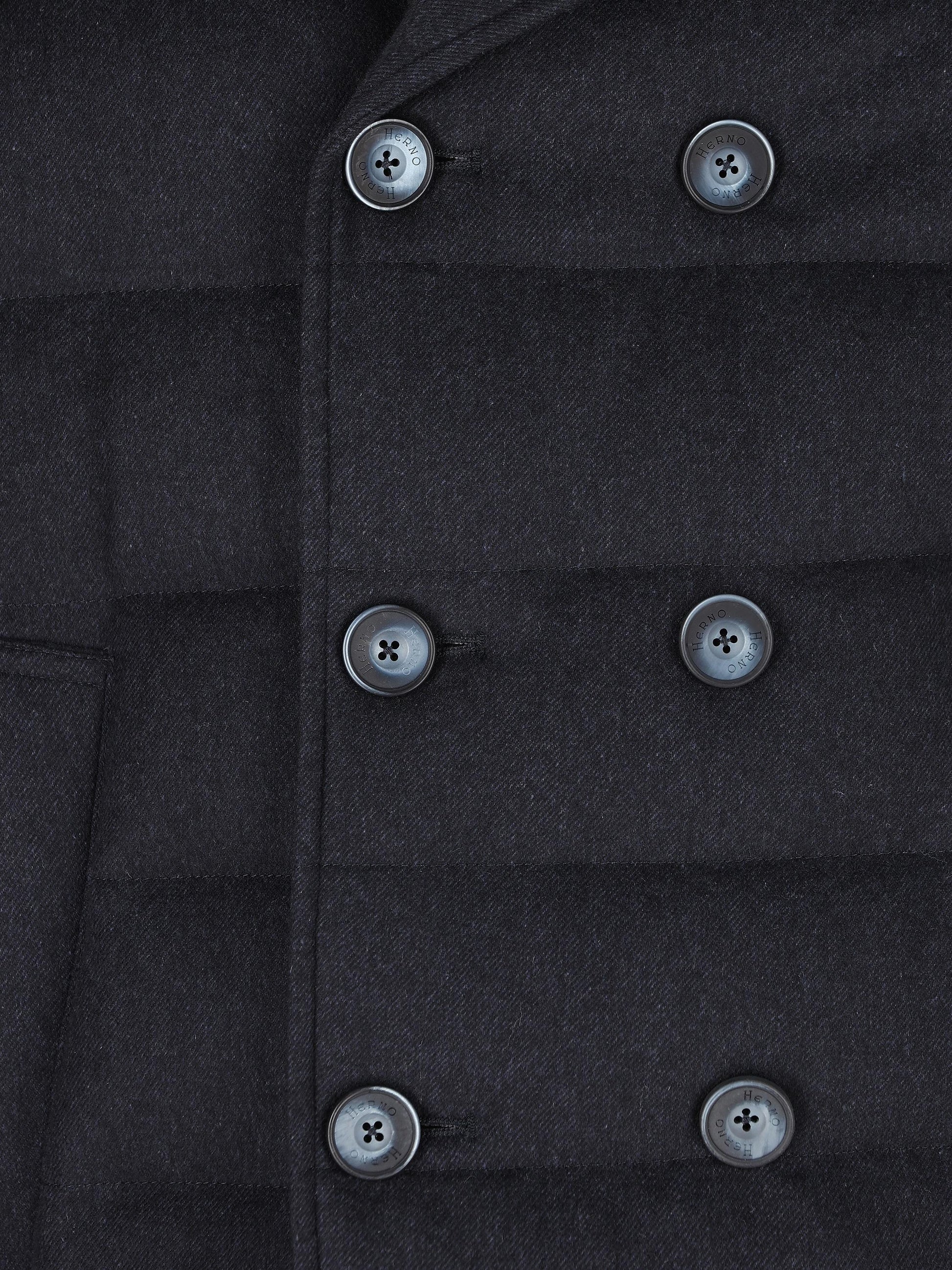 Piumino realizzato in seta e cashmere. PI001260U 380879200 HERNO 
