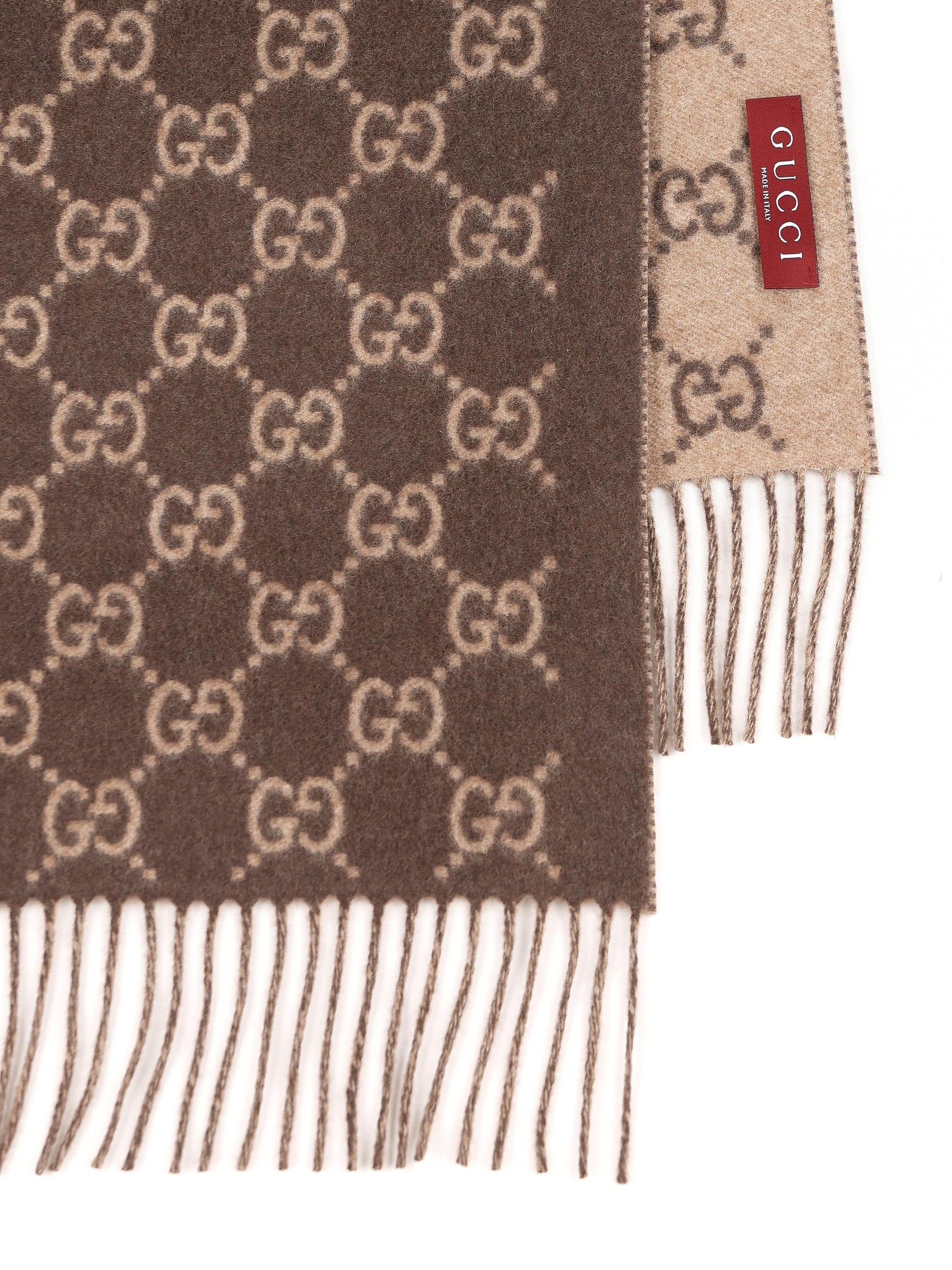 Sciarpa realizzata in cashmere. 812317 4GABX2579 GUCCI 