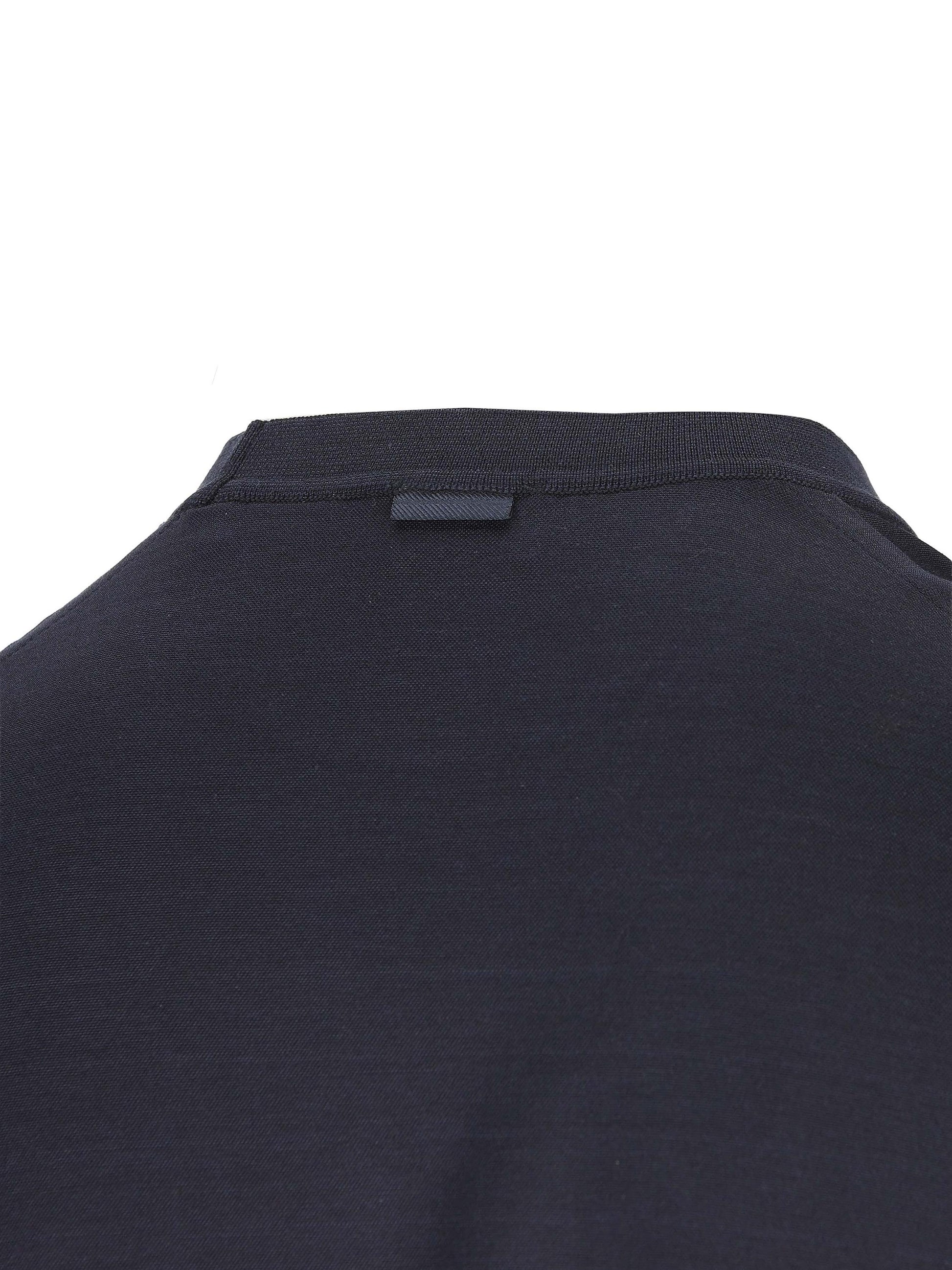 T-Shirt realizzata in cotone e seta. UH386A3 H718412 ZEGNA 