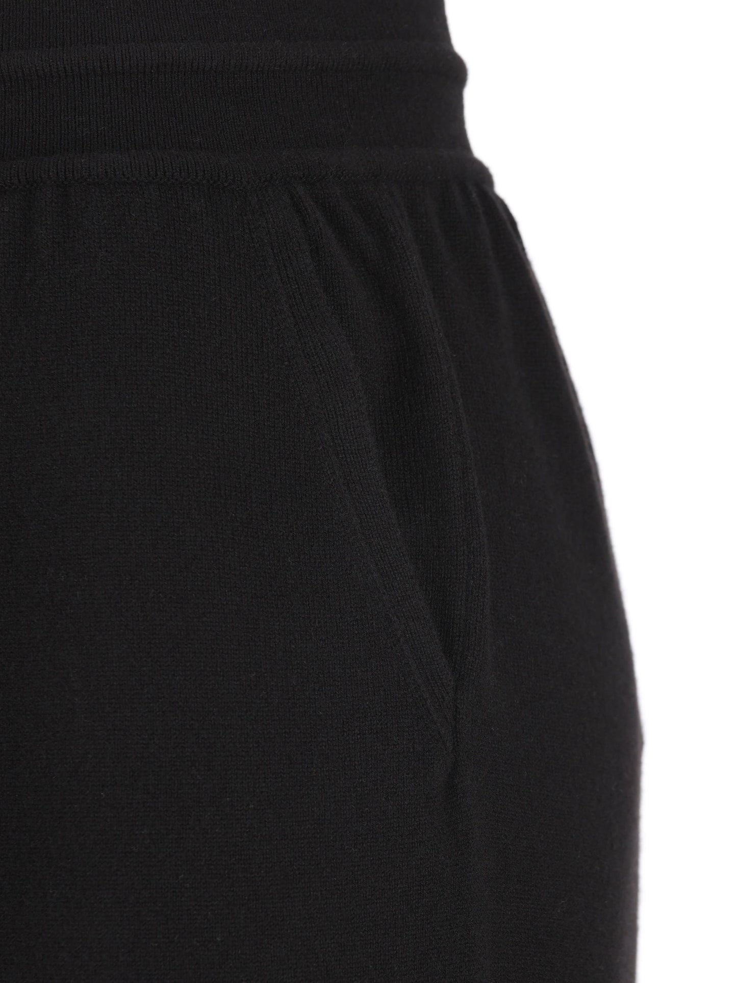 Pantaloni realizzati in baby cashmere. FAP0177 8000 LORO PIANA 