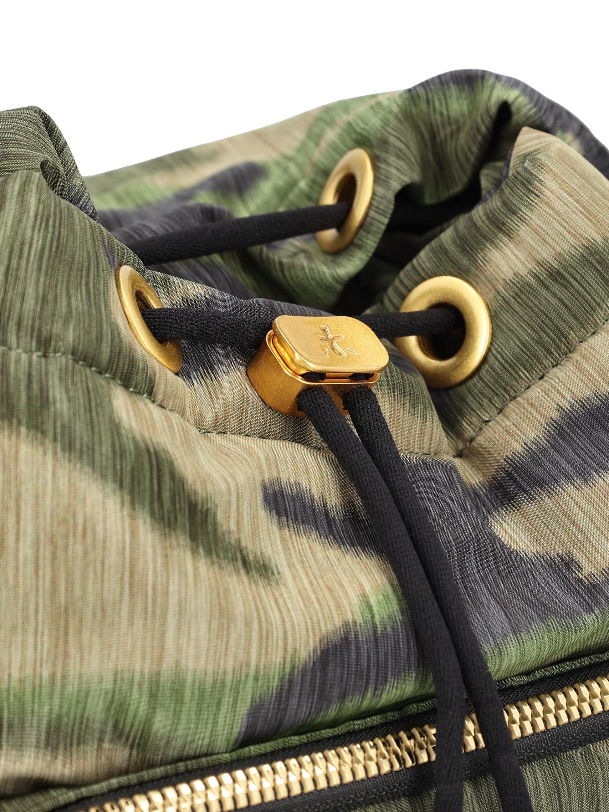 Borsa realizzata in nylon. MIA 2146 PREMIATA 